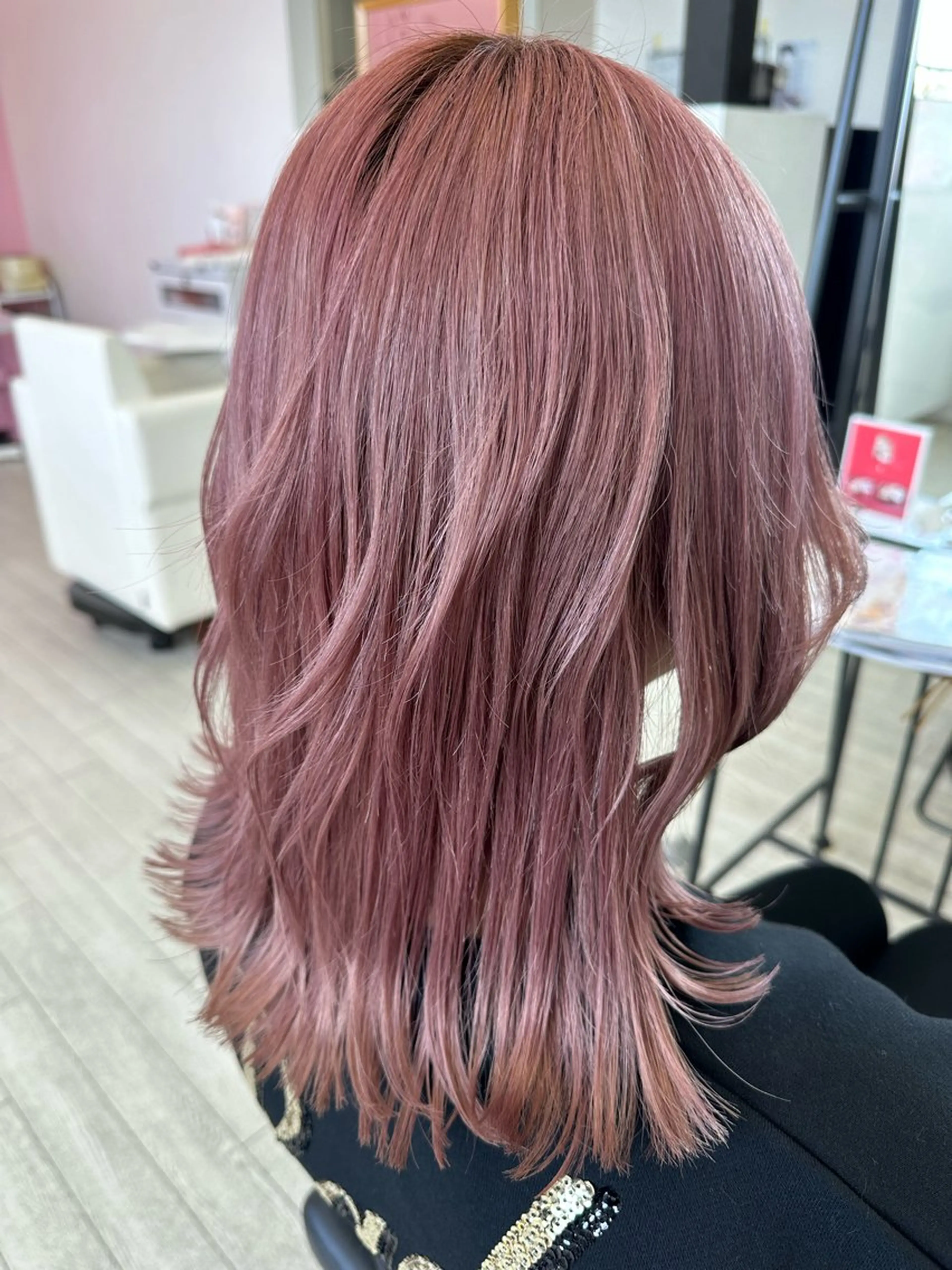 カラー 遠藤 愛莉のヘアスタイル