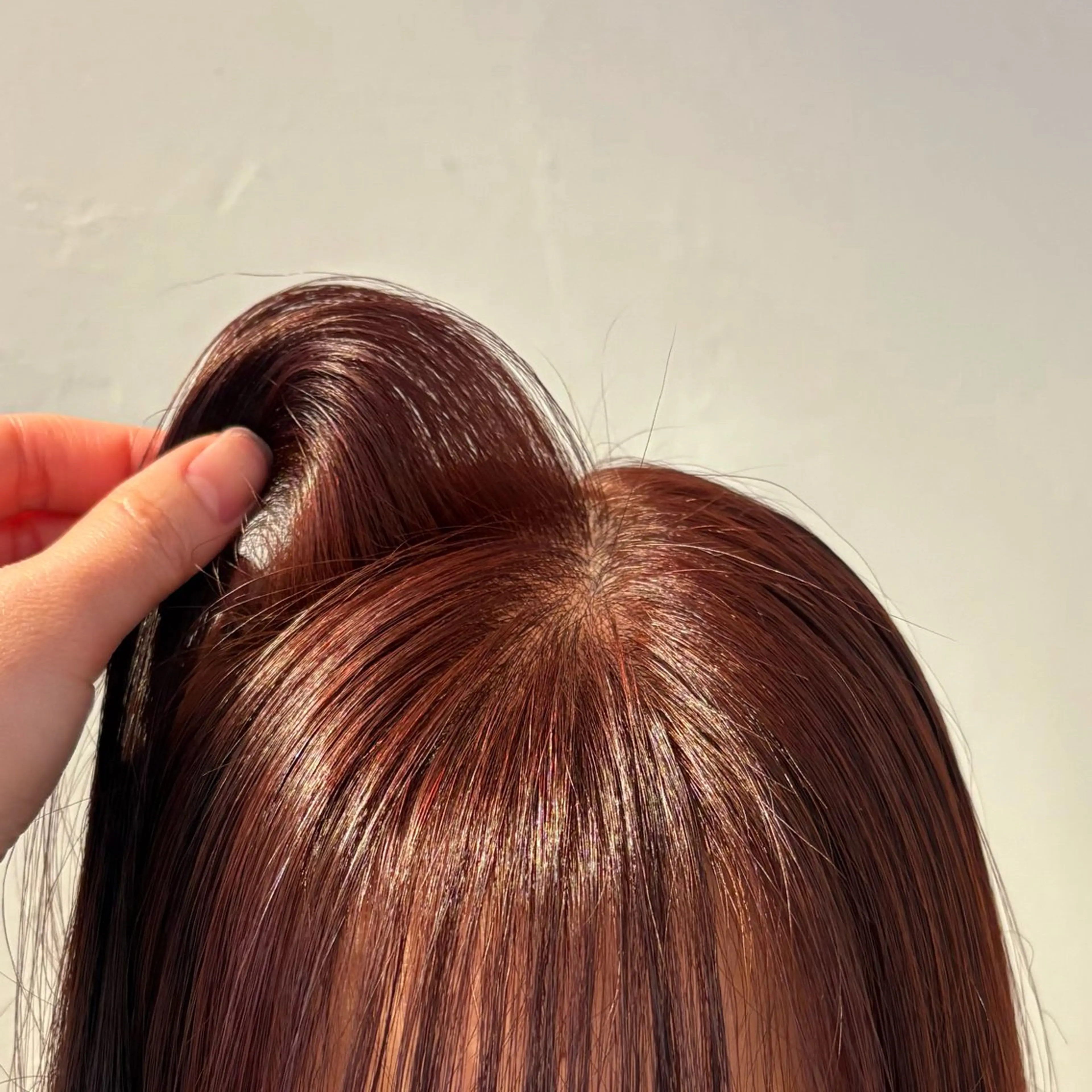 ロング カラー mina / 透明感ベージュカラーのヘアスタイル