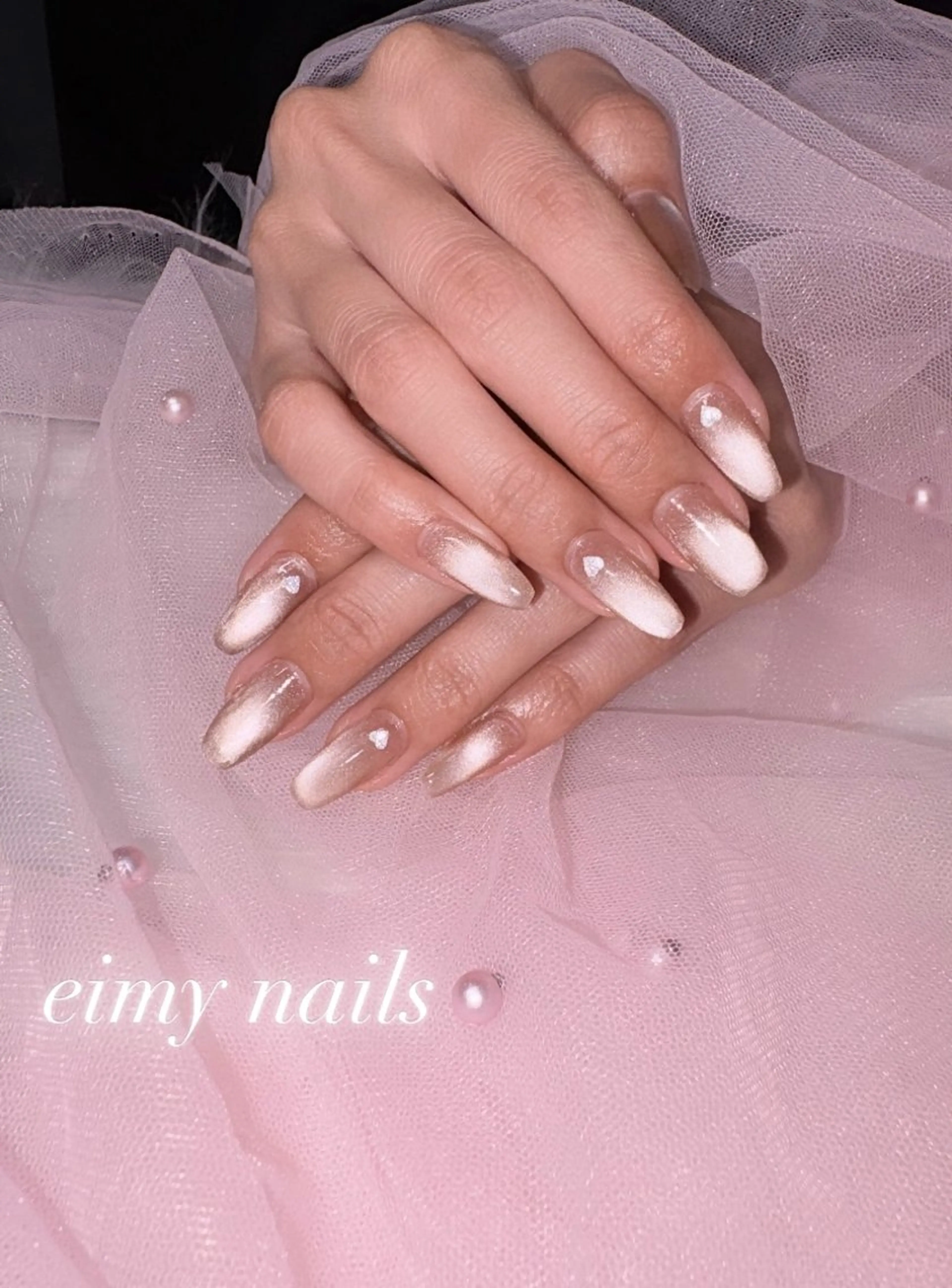 ネイル フラッシュネイル ハート ホログラムネイル ラメ(グリッター) マグネットネイル ハンドネイル 🤍eimy nails🤍所属・eimy nails♡のネイルデザイン