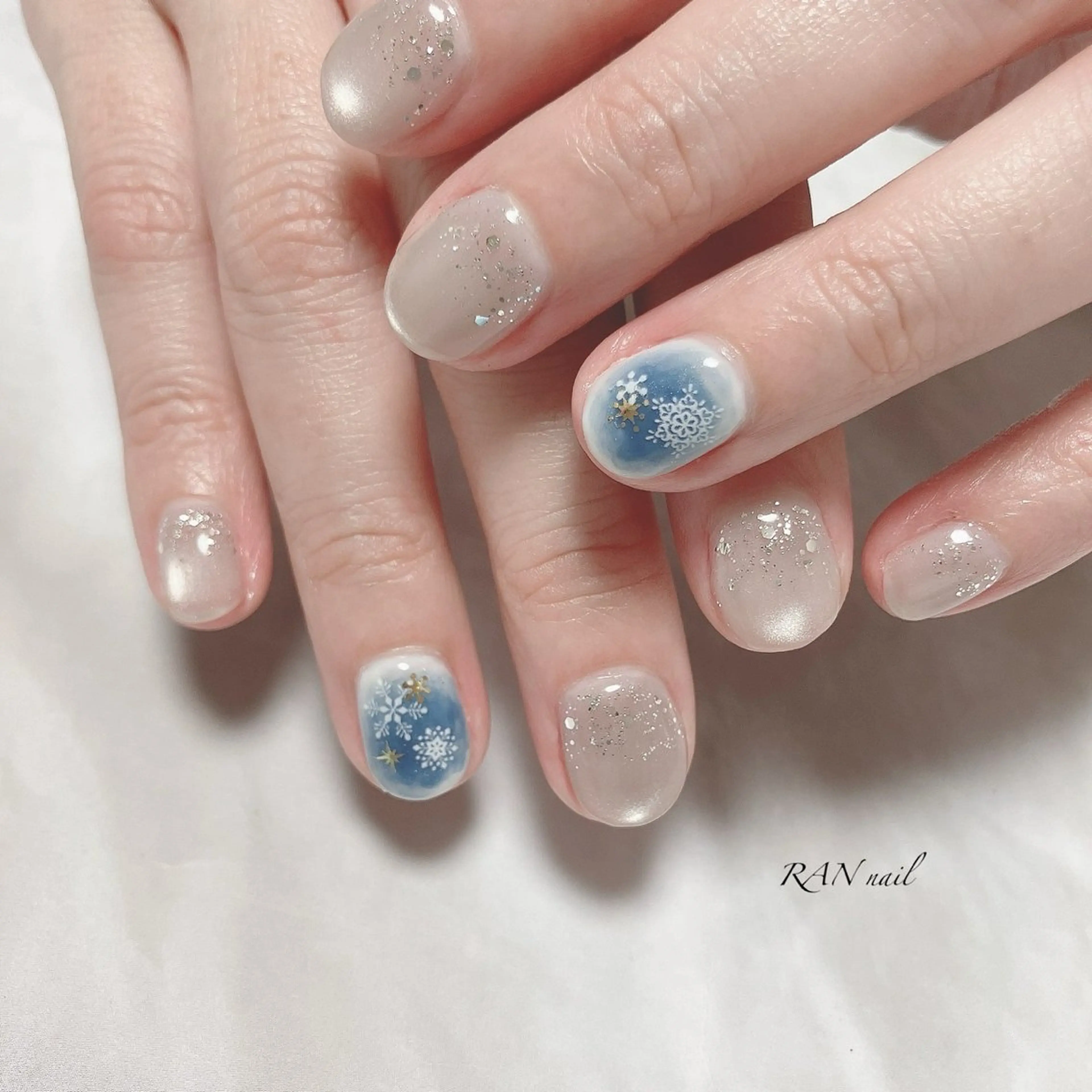 ネイル グラデーション ラメ(グリッター) ラメグラデーション マグネットネイル ネイビー ハンドネイル フットネイル RAN nailのネイルデザイン