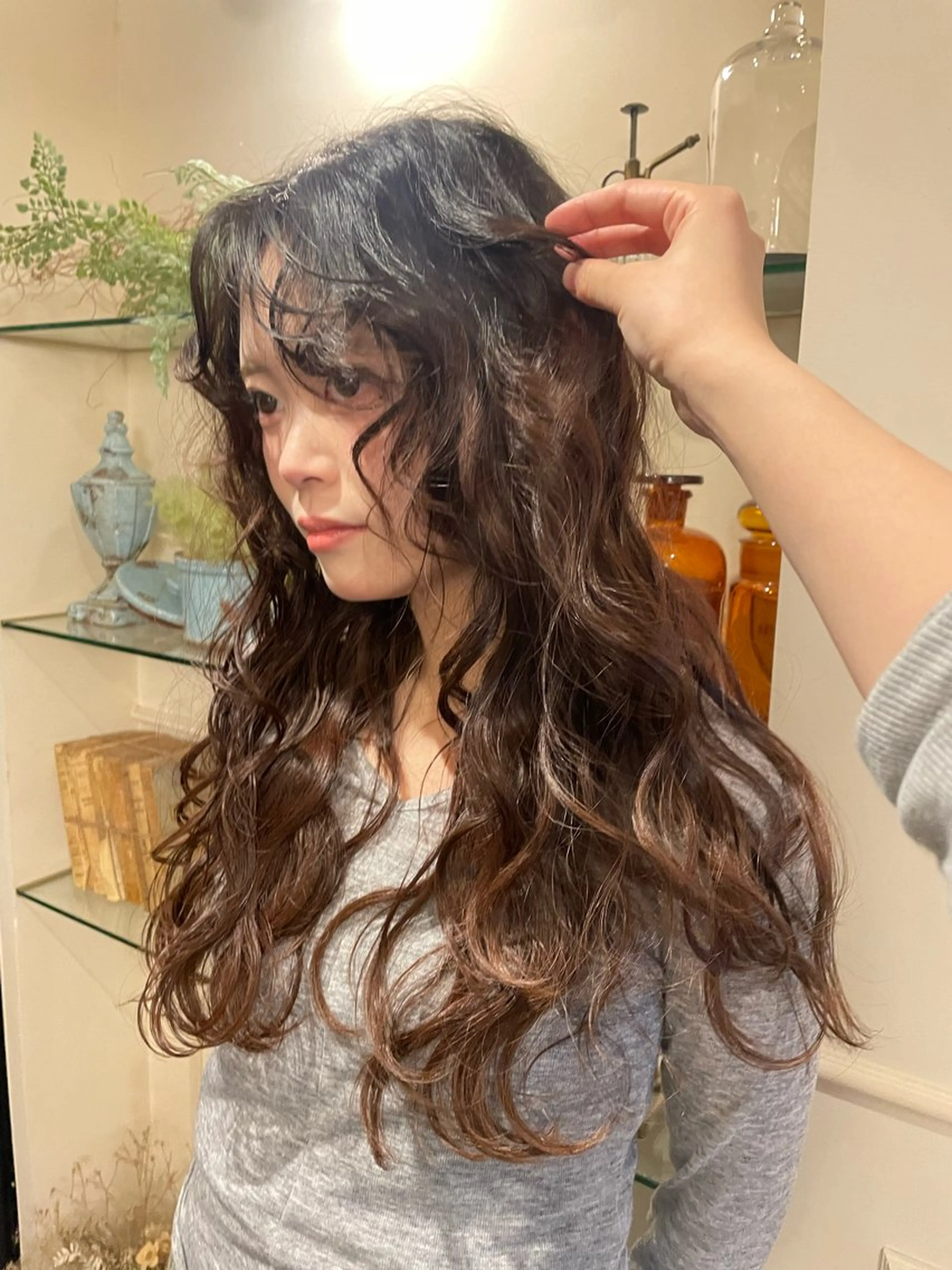 ロング パーマ rin🩰ハイトーン /レディースパーマのヘアスタイル