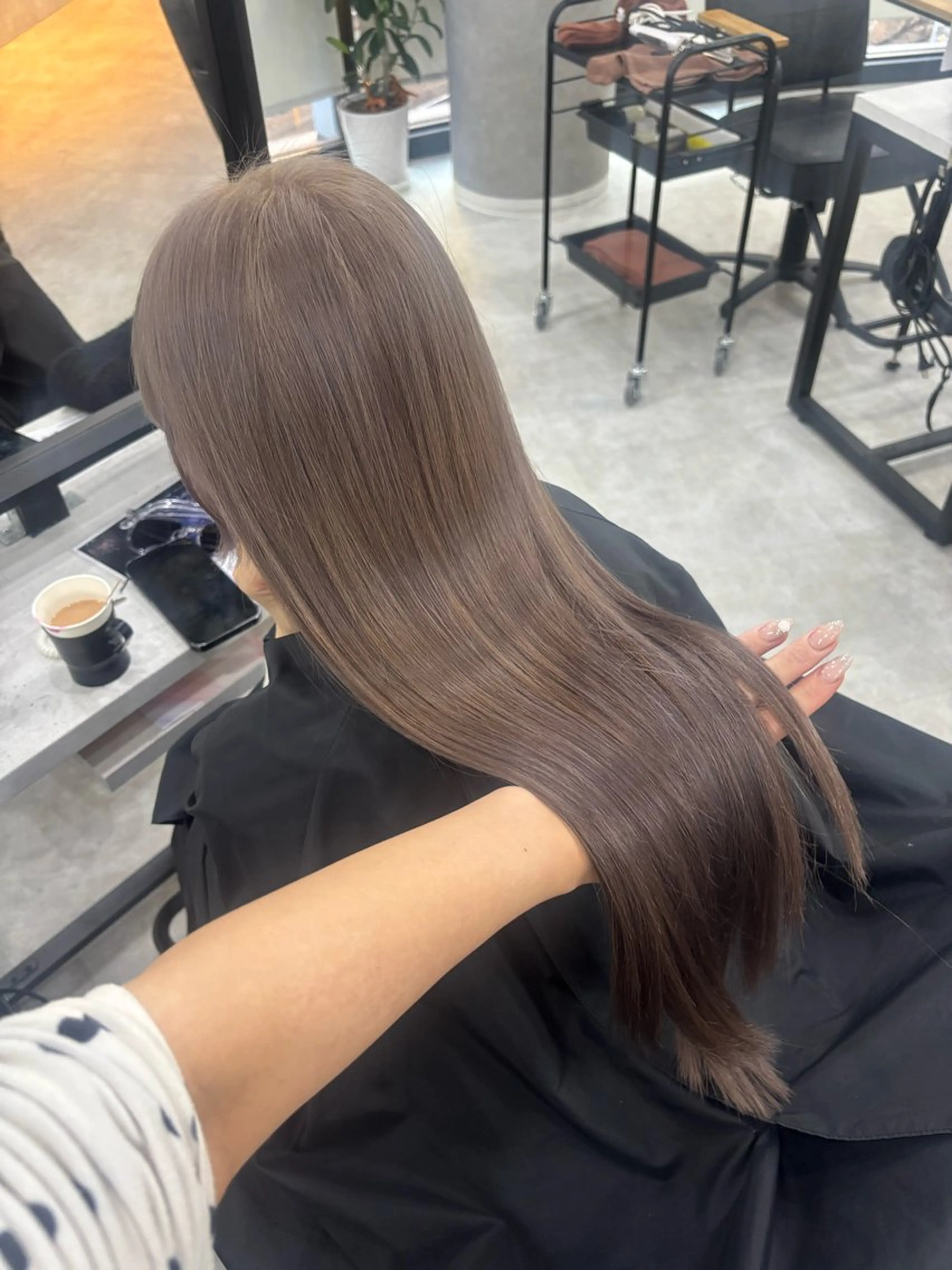 ロング カラー ヘアカラー トリートメント Megu/ベージュ/ 透明感カラーのヘアスタイル