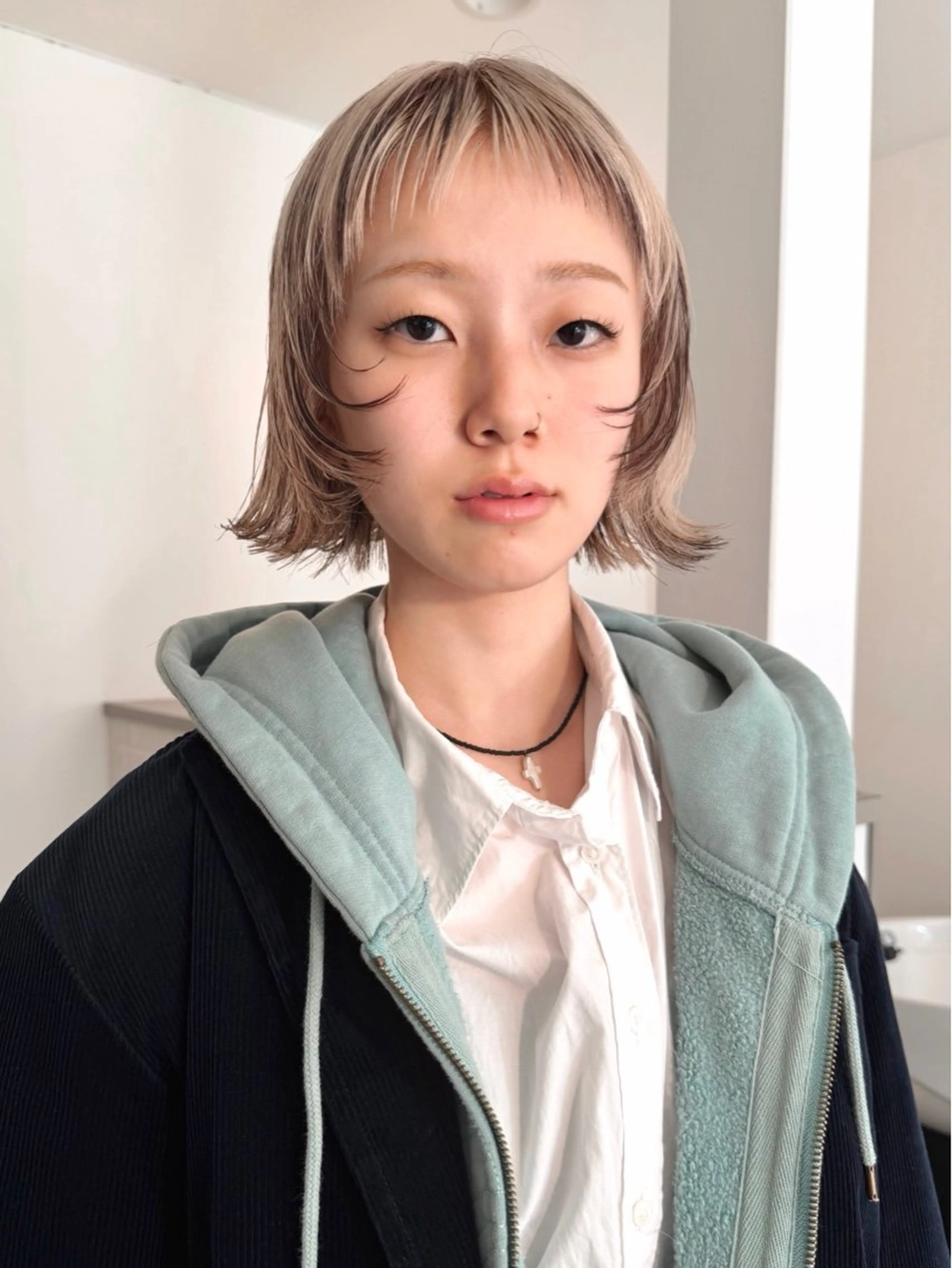 🔖【2.3回目クーポン】カット＋✨ケアブリーチ＋デザインカラーの写真