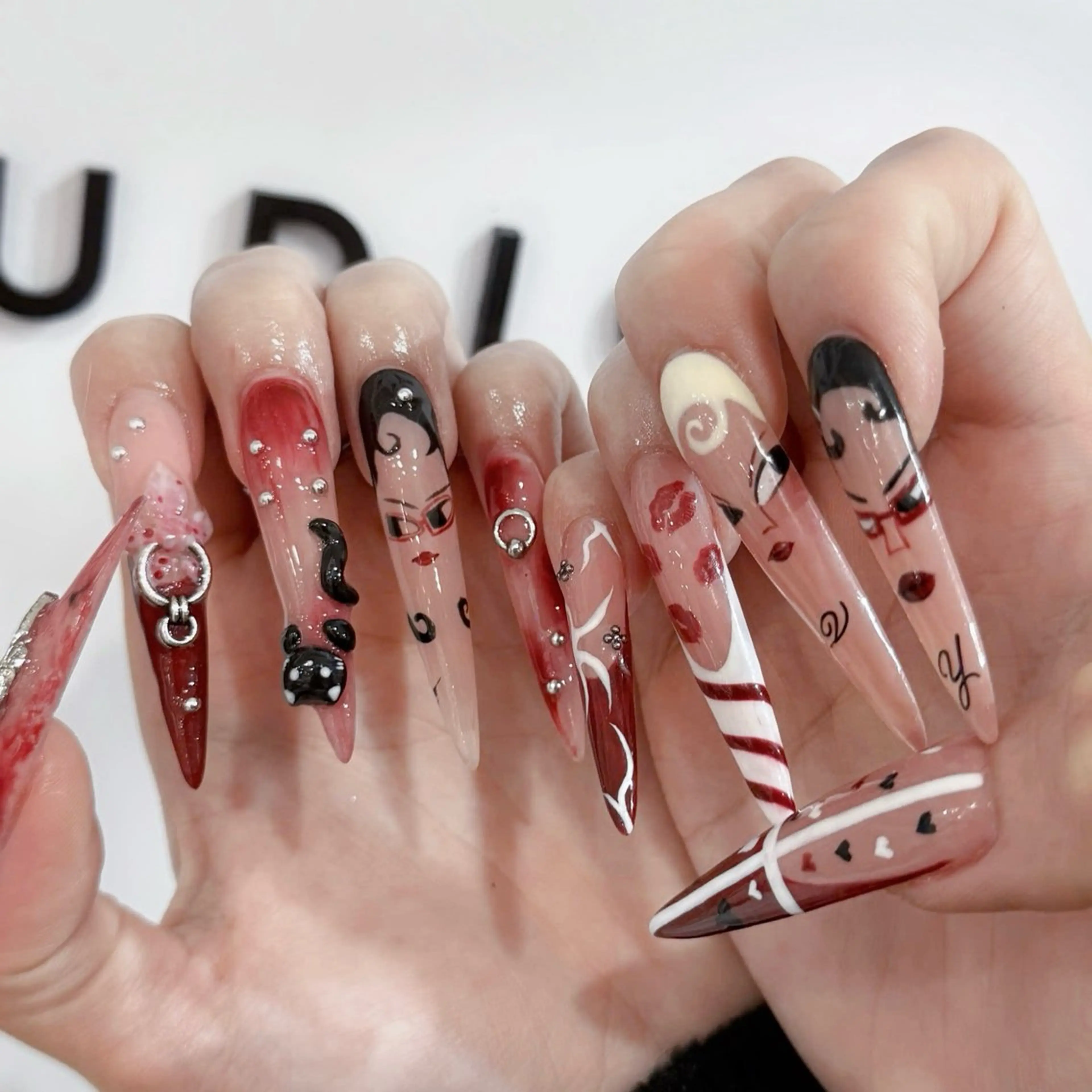 ネイル オーロラネイル グラデーション ハート ホログラムネイル キラキラネイル HA NIのネイルデザイン