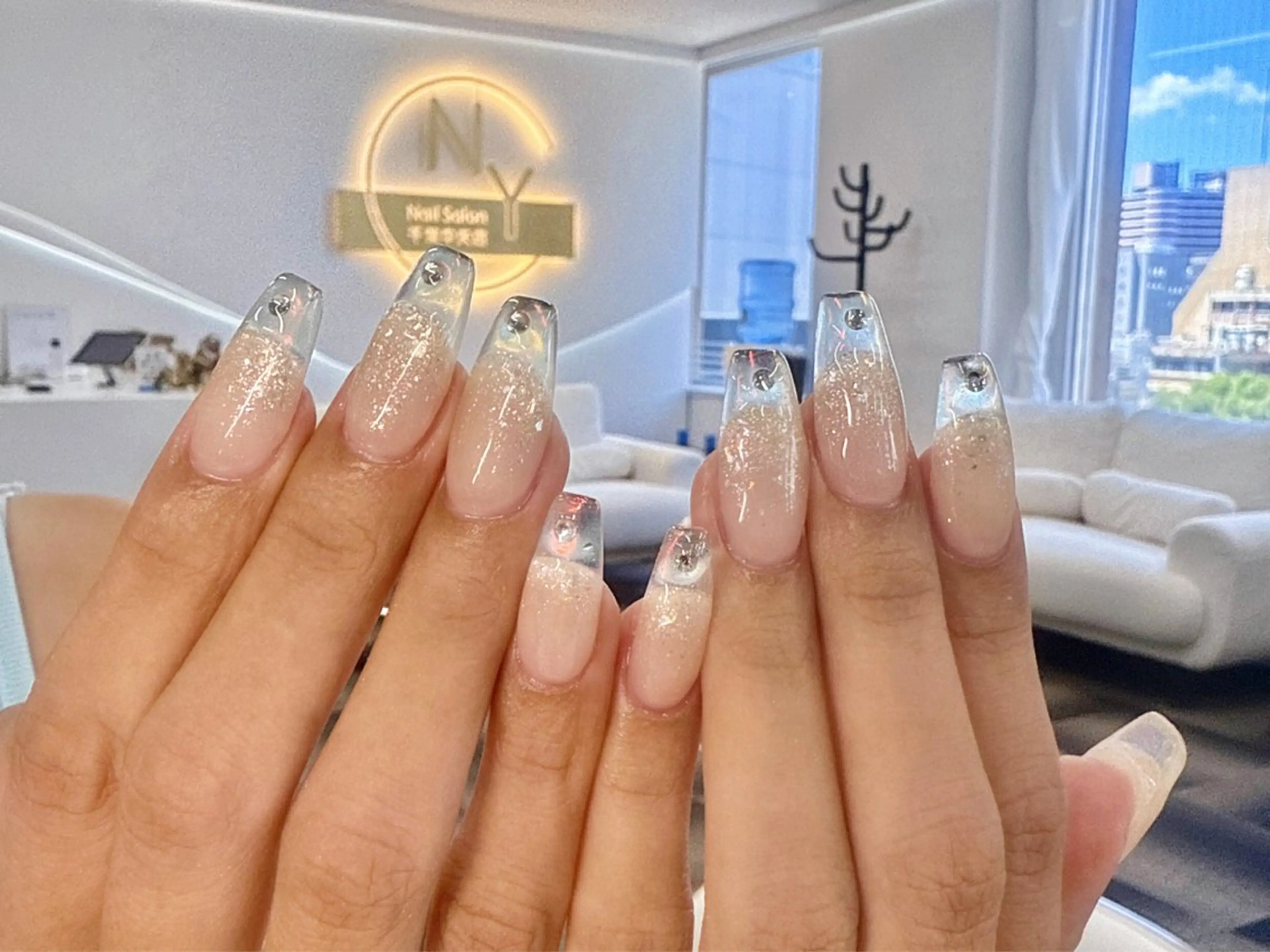 ネイル 長さ出し フットネイル フレンチネイル ジェルネイル ガーリー ハンドネイル NYネイルサロン 千葉中央店のネイルデザイン