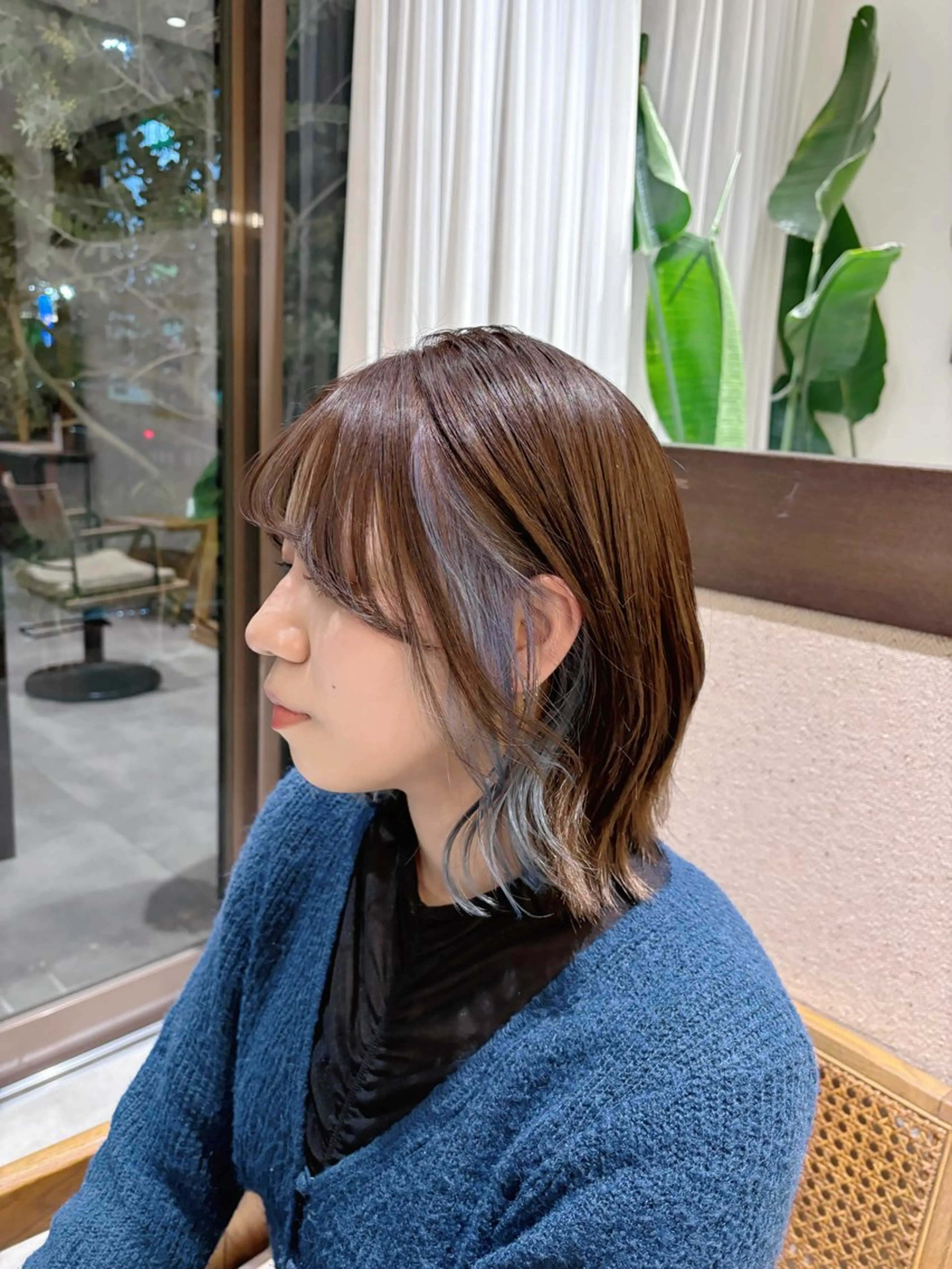 ミディアム ボブ くびれヘア 外ハネヘア ヘアカラー 西内 涼平のヘアスタイル