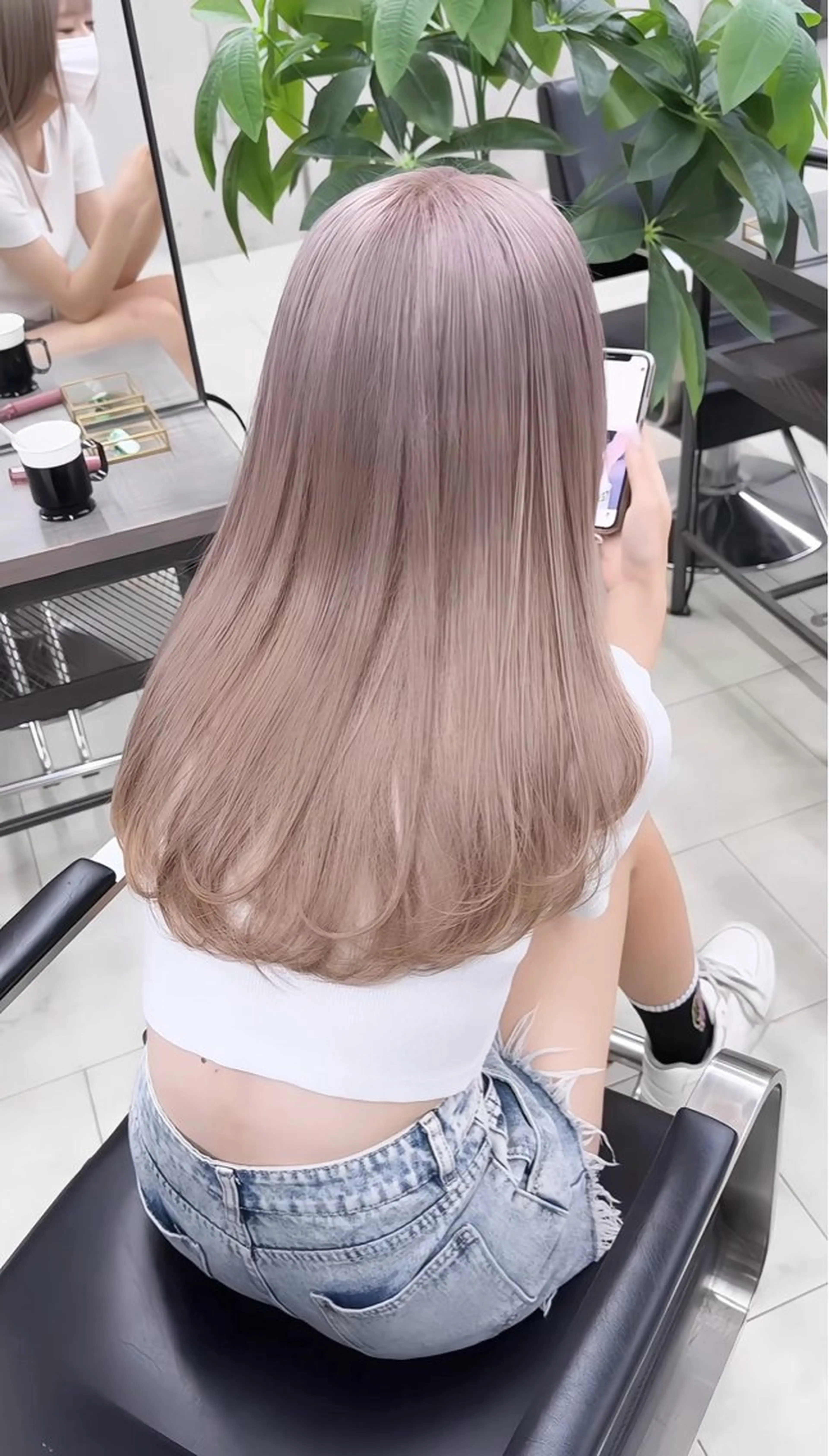 ロング カラー ミルクティー・ピンク 甘モテカラー/emaのヘアスタイル