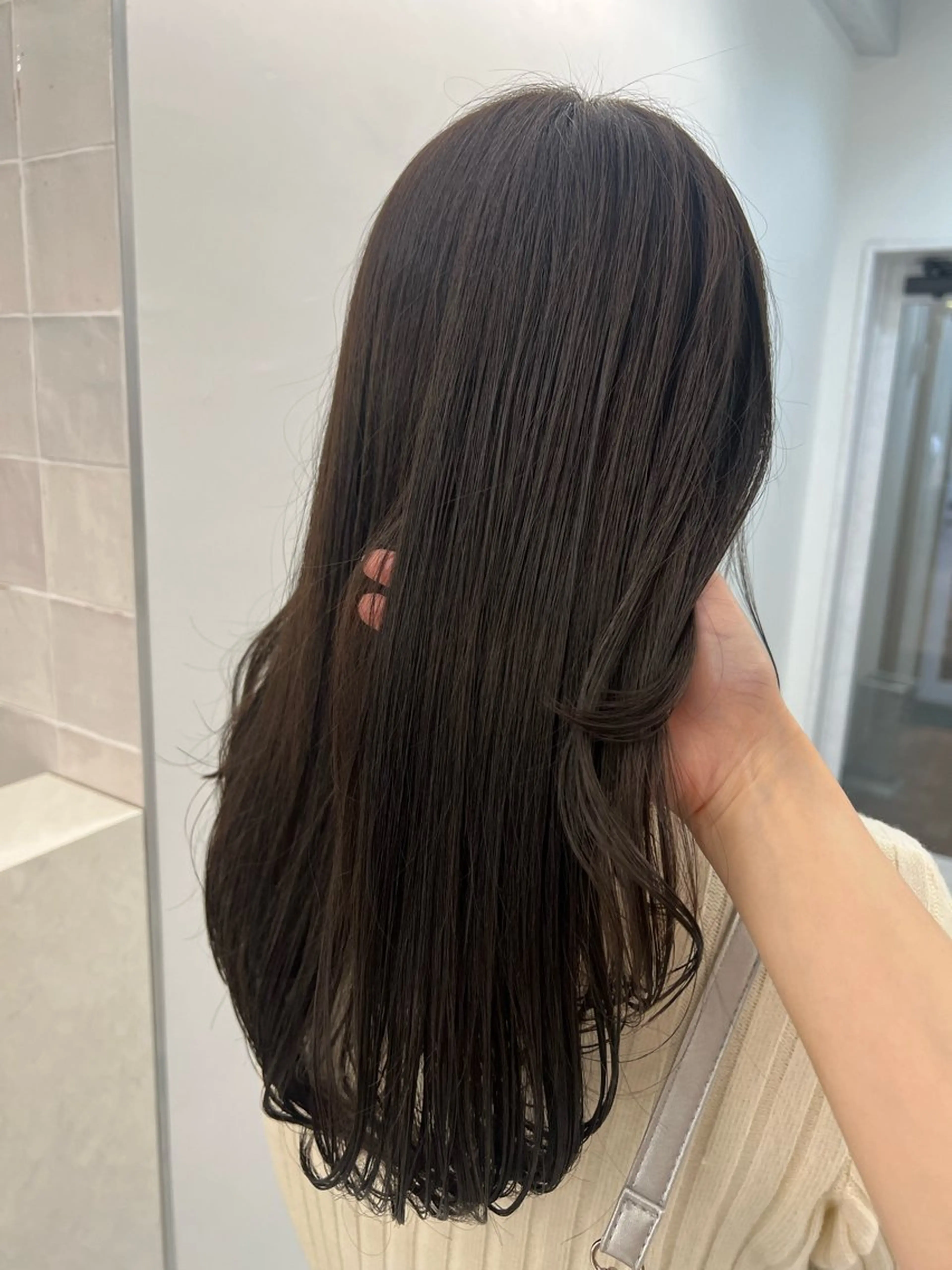 ロング カラー ブラウンカラー ダークブラウン 顔まわりレイヤー 顔周りカット レイヤーカット カット ヘアカラー トリートメント 韓国ヘア☁️ mitsukiのヘアスタイル