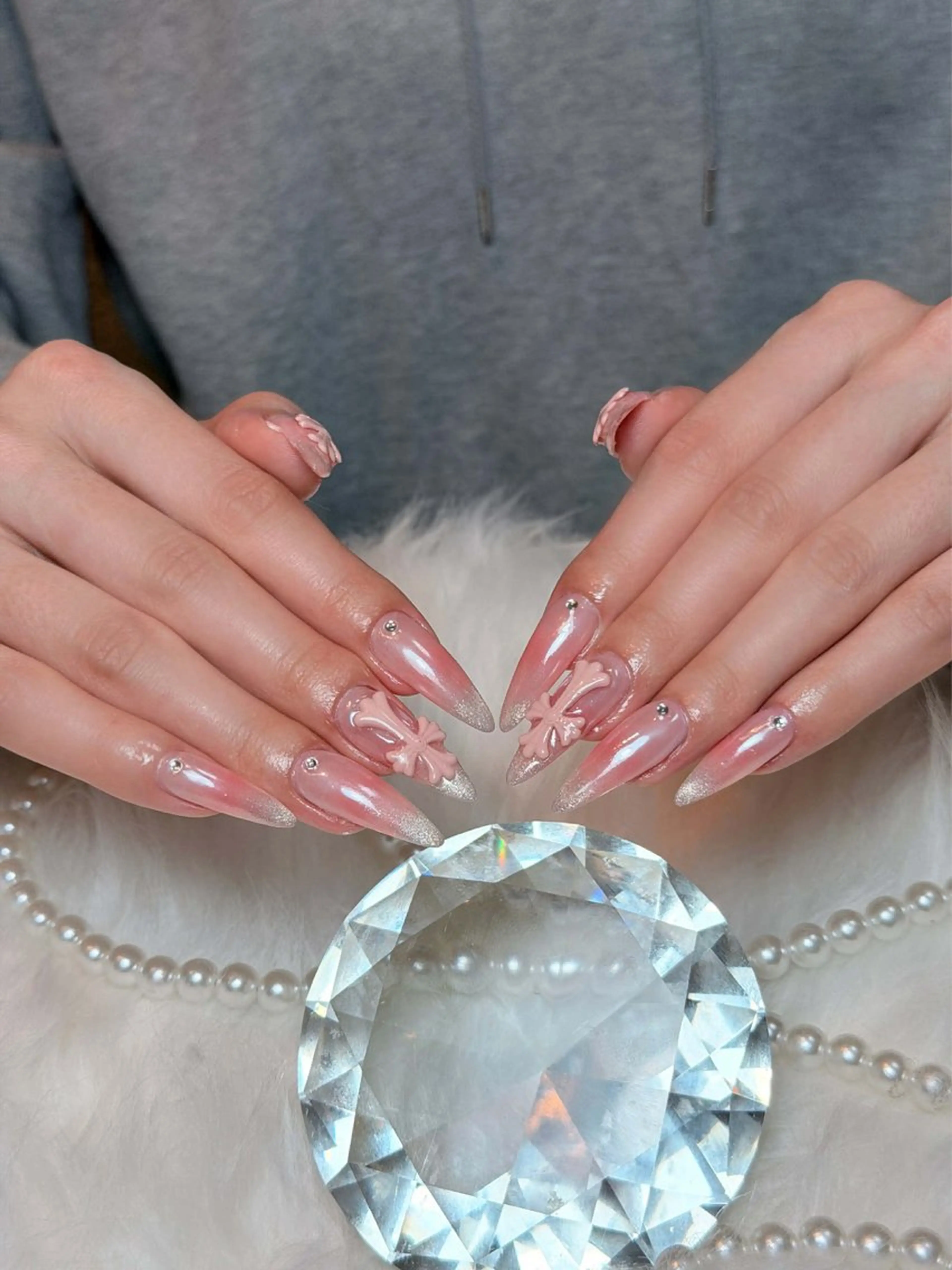 ネイル チークネイル ドット フレンチネイル グラデーション ハート ハンドネイル Julli NailStudioのネイルデザイン