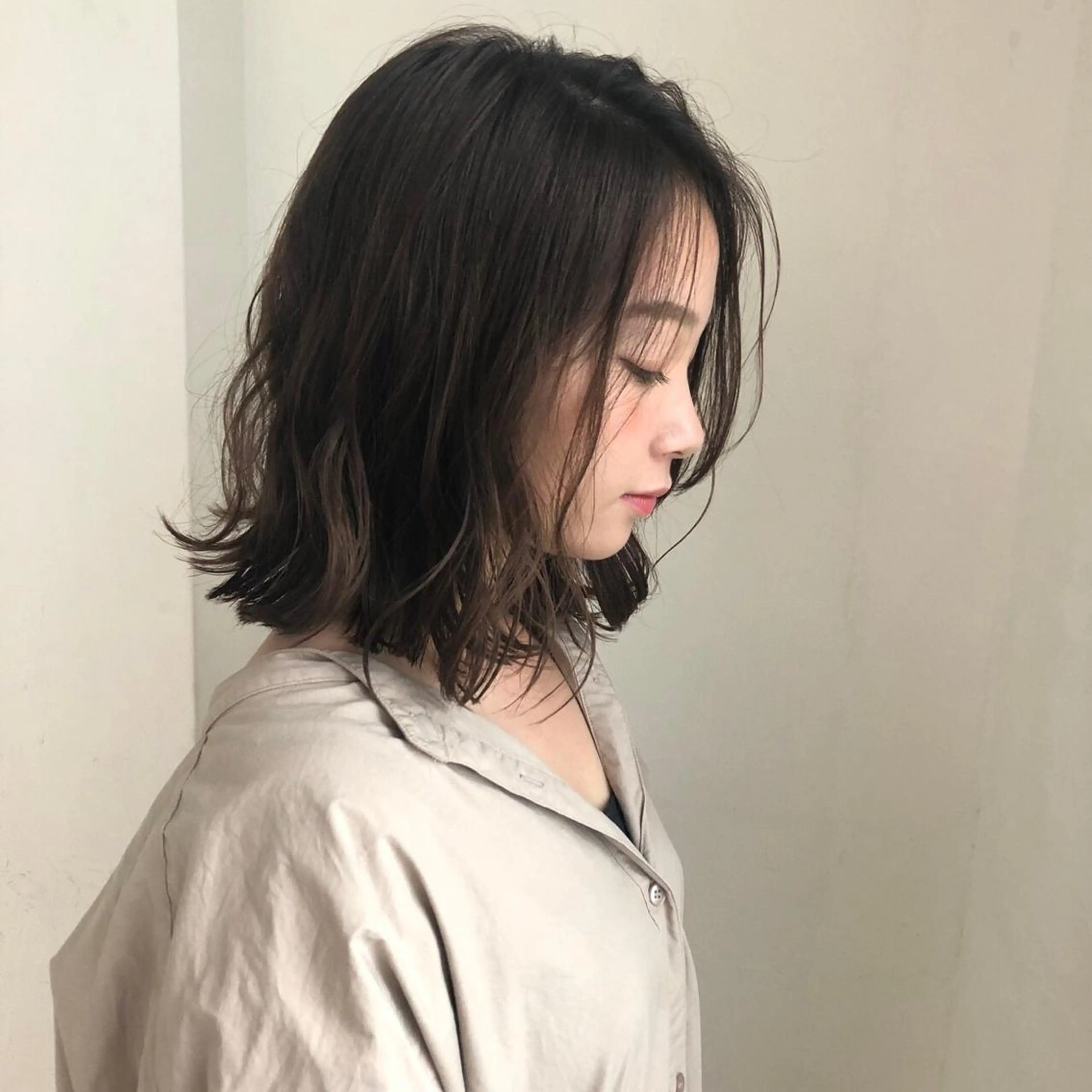 ミディアム カラー パーマ ニュアンスパーマ／ レイヤー／茶屋町のヘアスタイル