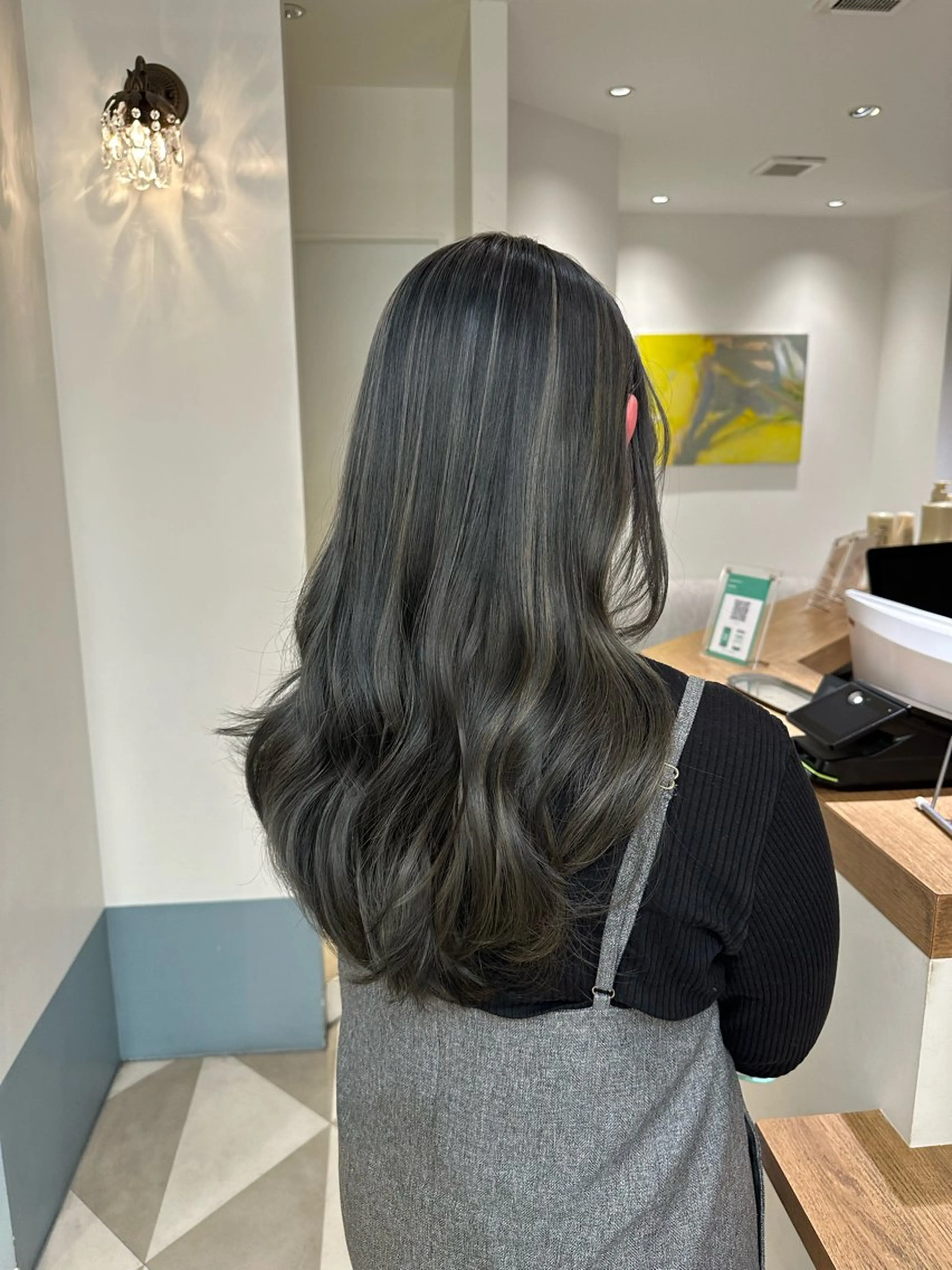 ロング カラー カット ヘアカラー トリートメント 安丸 結夏のヘアスタイル