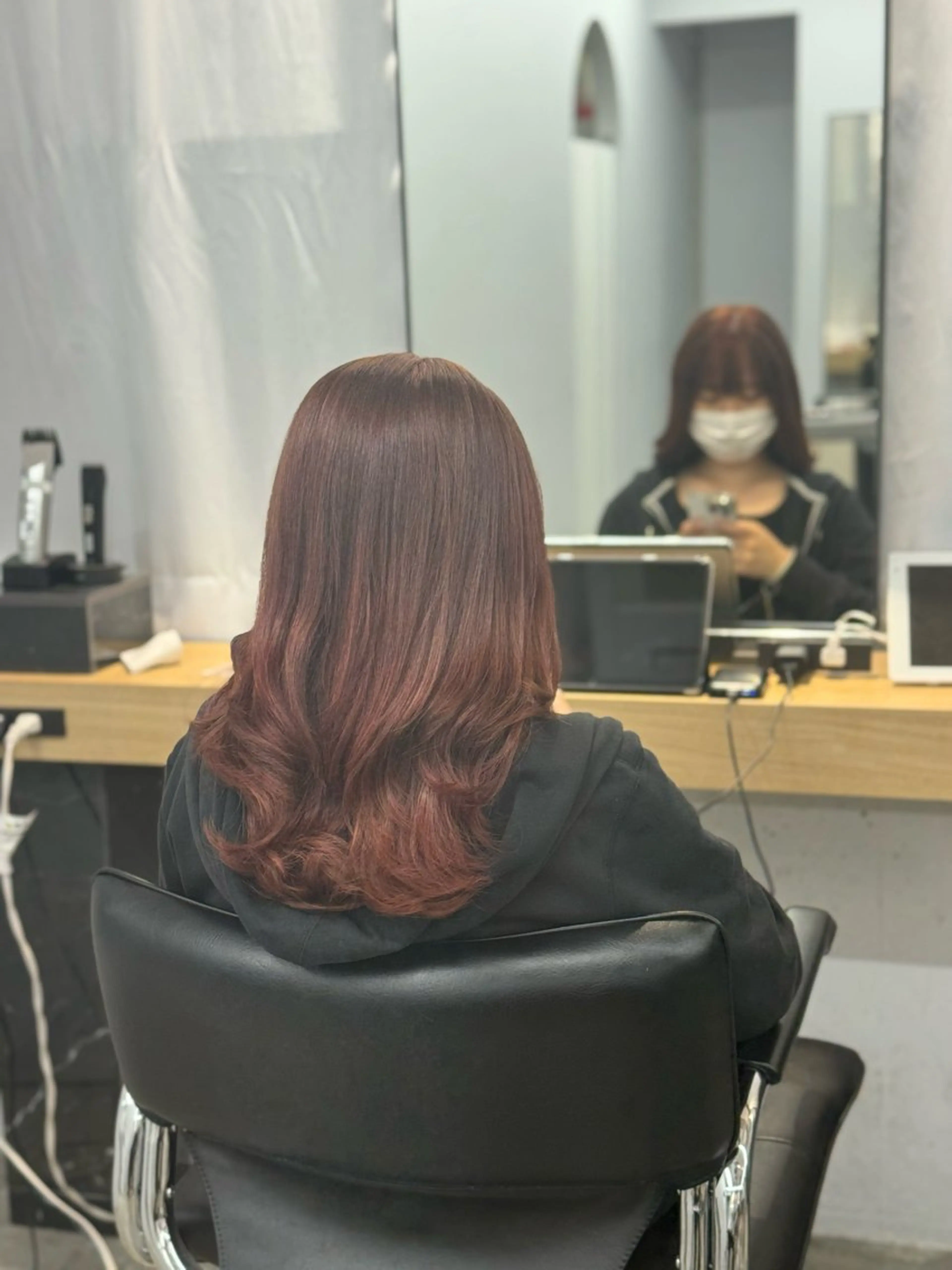 セミロング ヘアカラー leo/ロング/ レイヤーカット⛈️のヘアスタイル