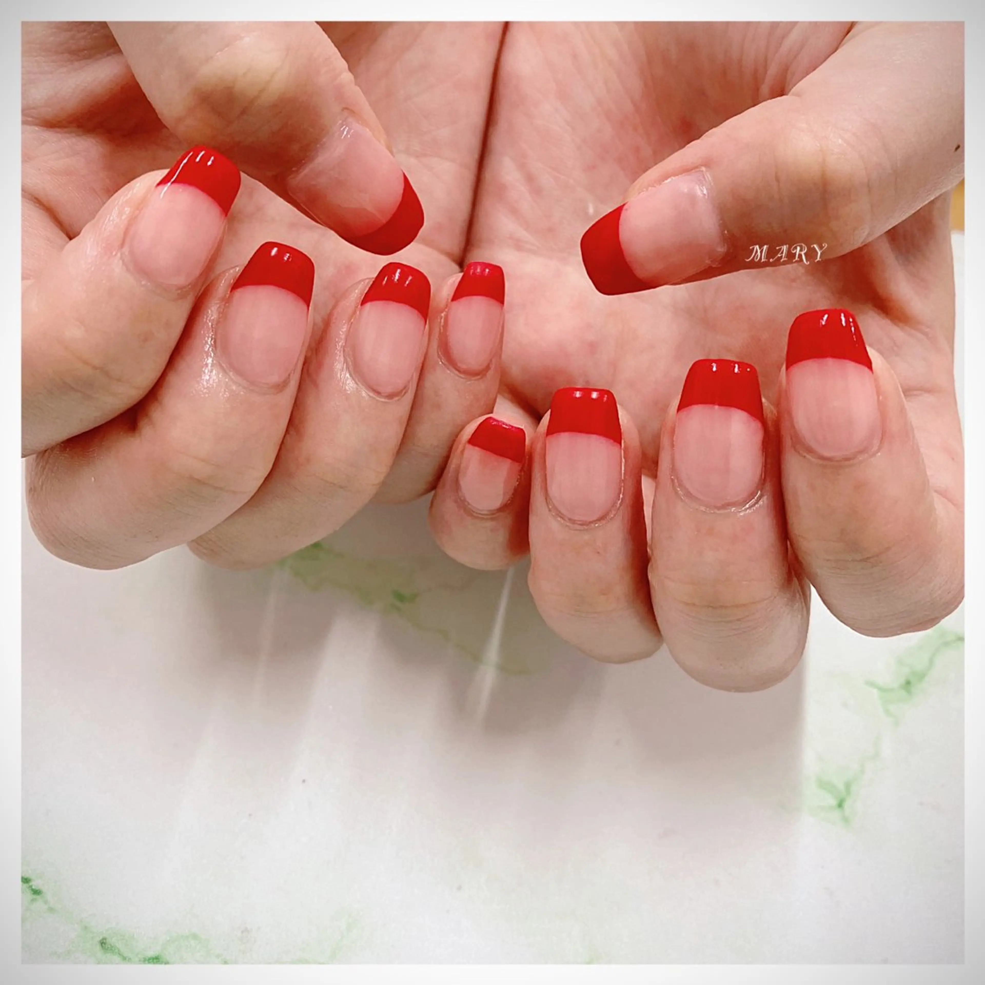 ネイル フレンチネイル ニュアンスネイル 赤色 シンプルネイル スクエアネイル ハンドネイル Mary nail所属・Mary nail .narumiのネイルデザイン