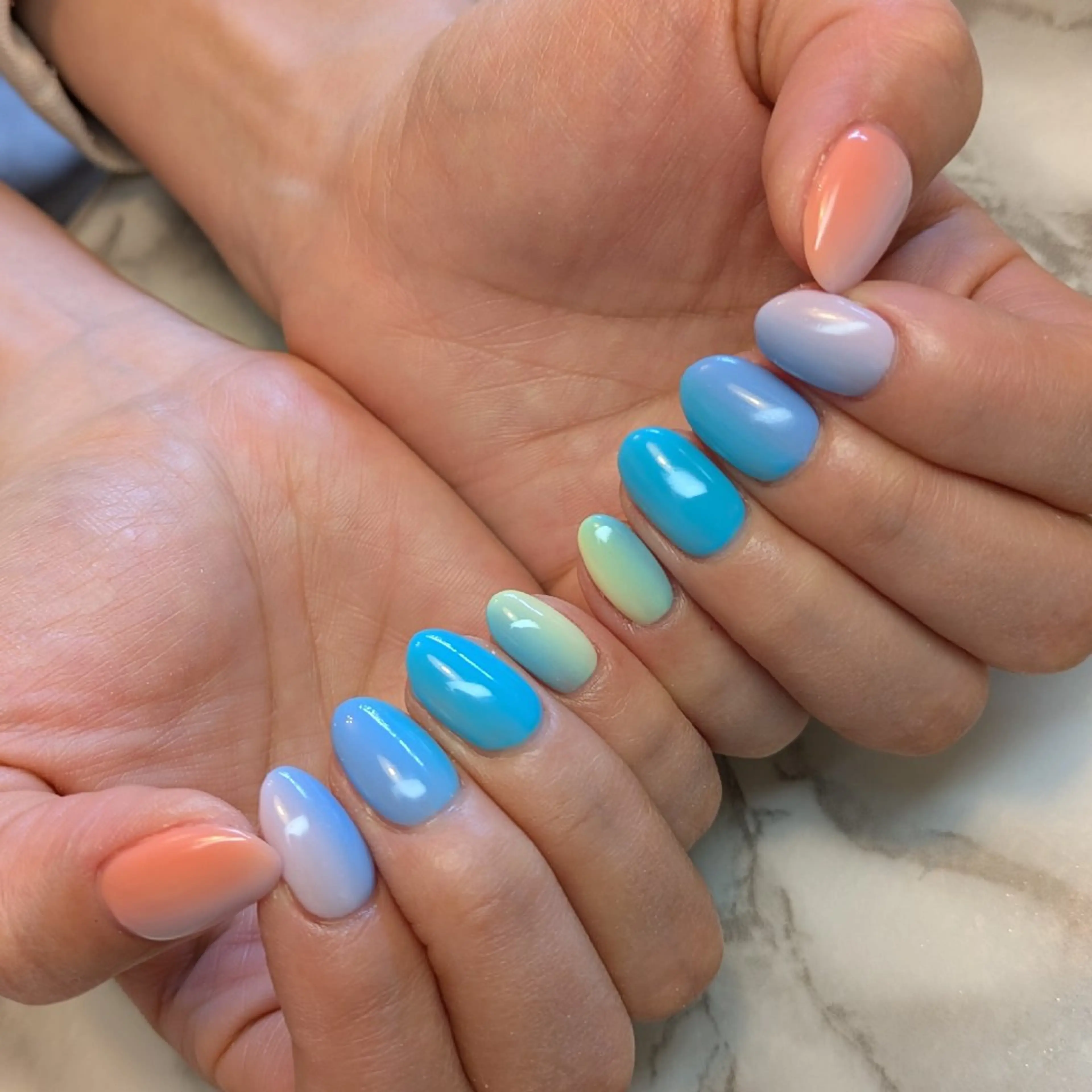 ネイル グラデーション ジェヌインネイル 河内のネイルデザイン