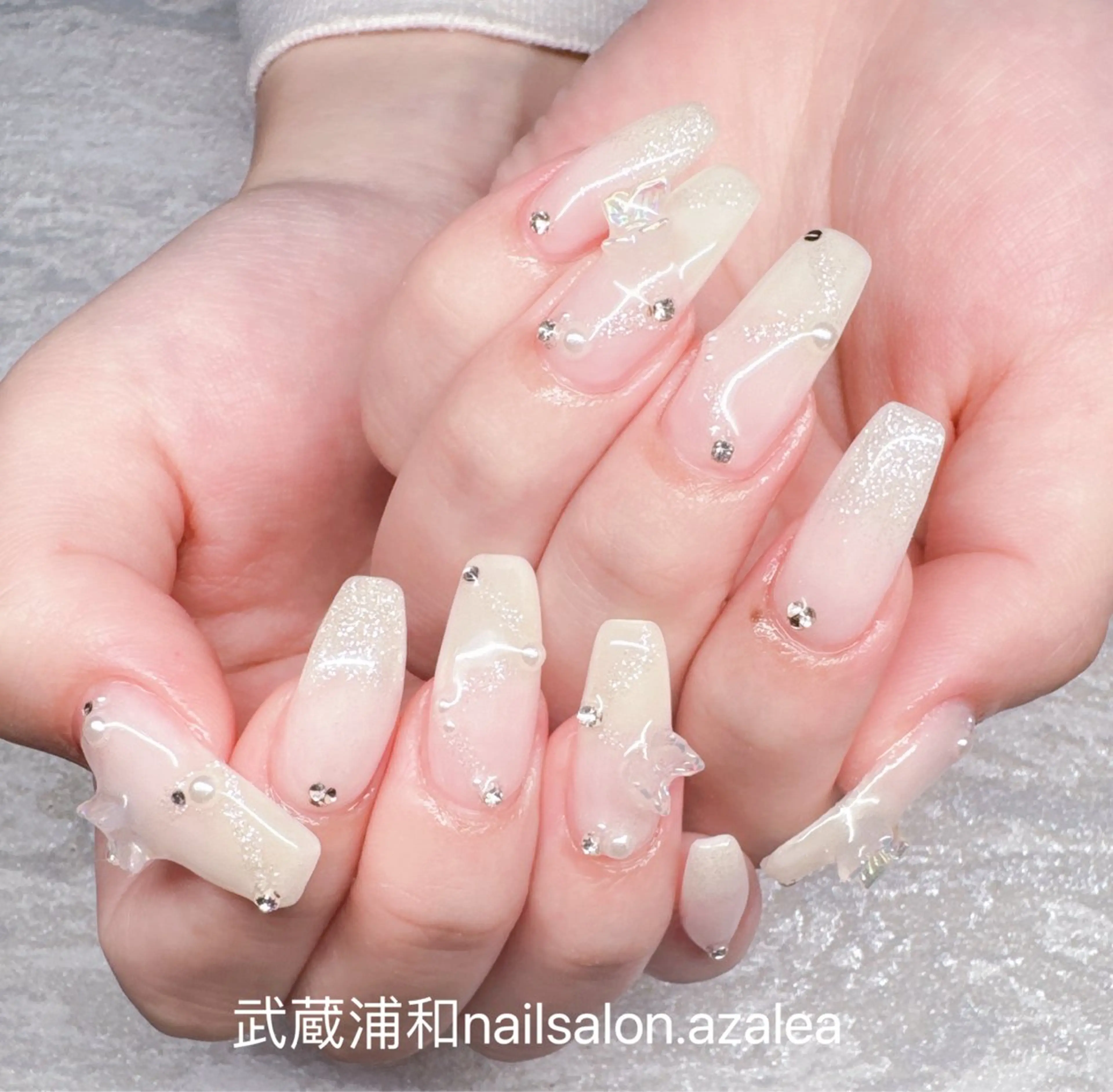 ネイル ハンドネイル R inのネイルデザイン