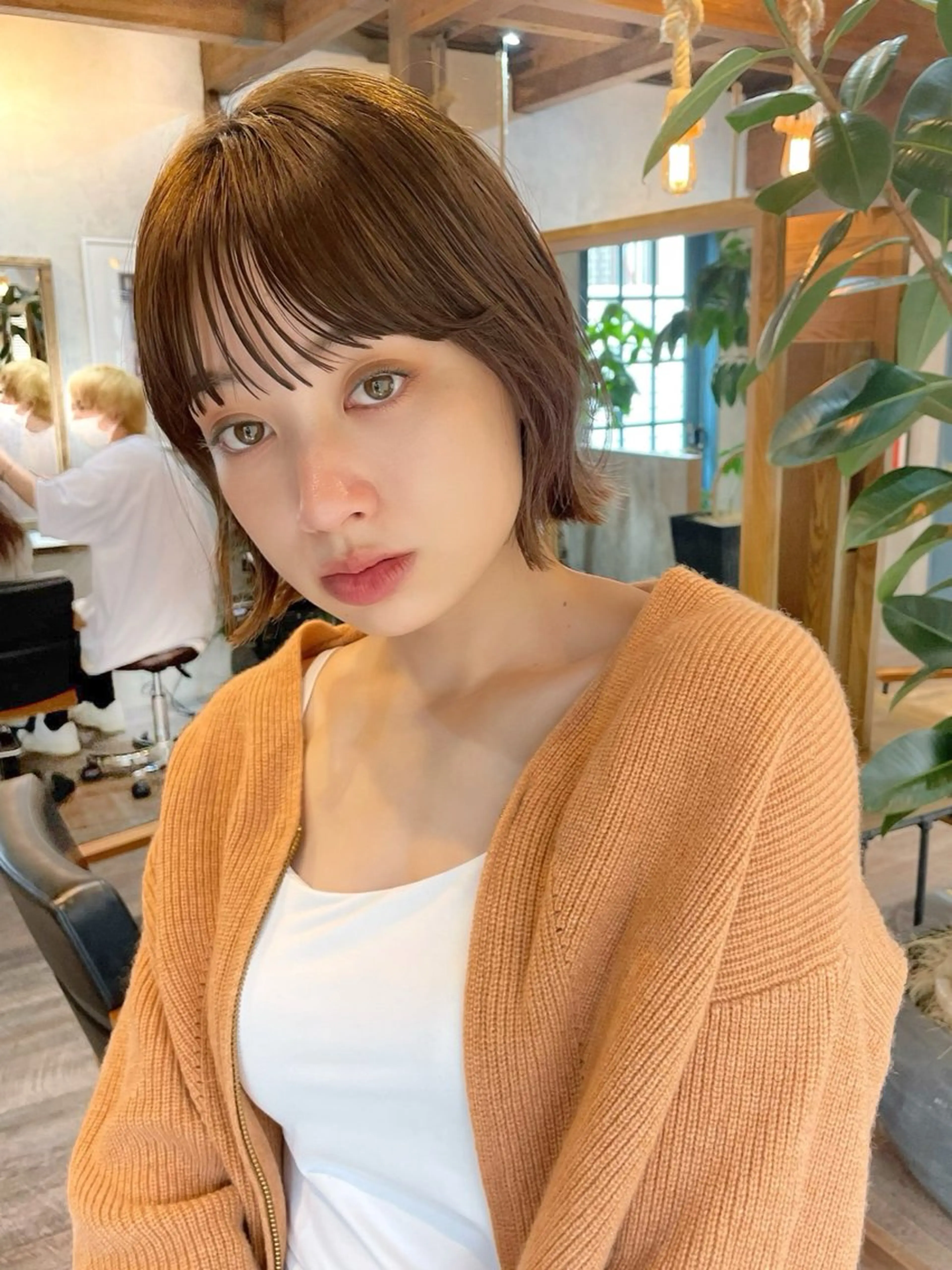 ショート カラー 切りっぱなしボブ ボブレイヤー ボブ くびれヘア 顔まわりレイヤー カット ヘアカラー 結べるレイヤーボブ くびれLady表参道のヘアスタイル