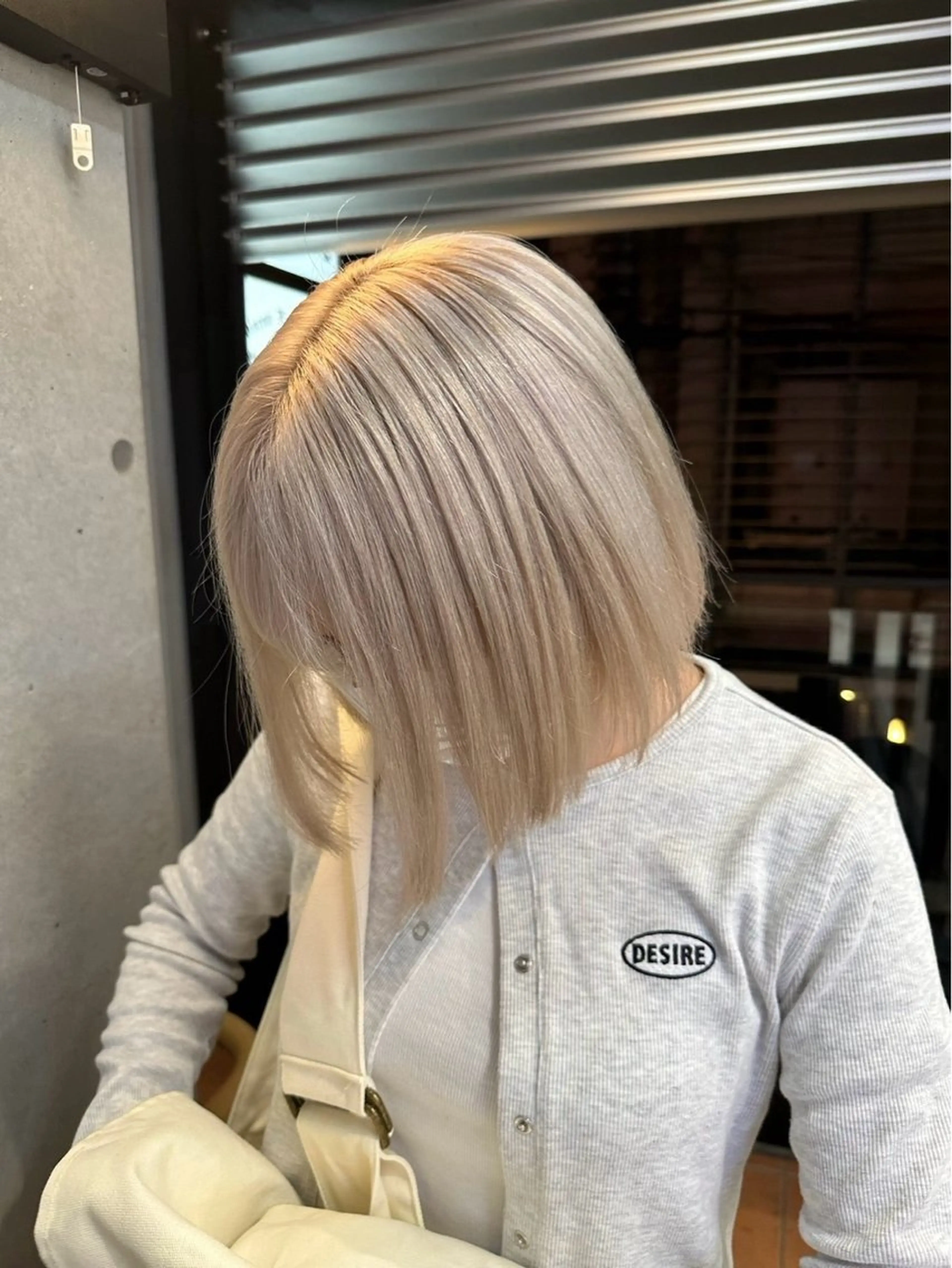 カラー ベージュカラー ホワイトベージュ ボブ カット ヘアカラー 韓国風ヘア🎀🩶 /♡𝓝𝓸𝓪♡のヘアスタイル