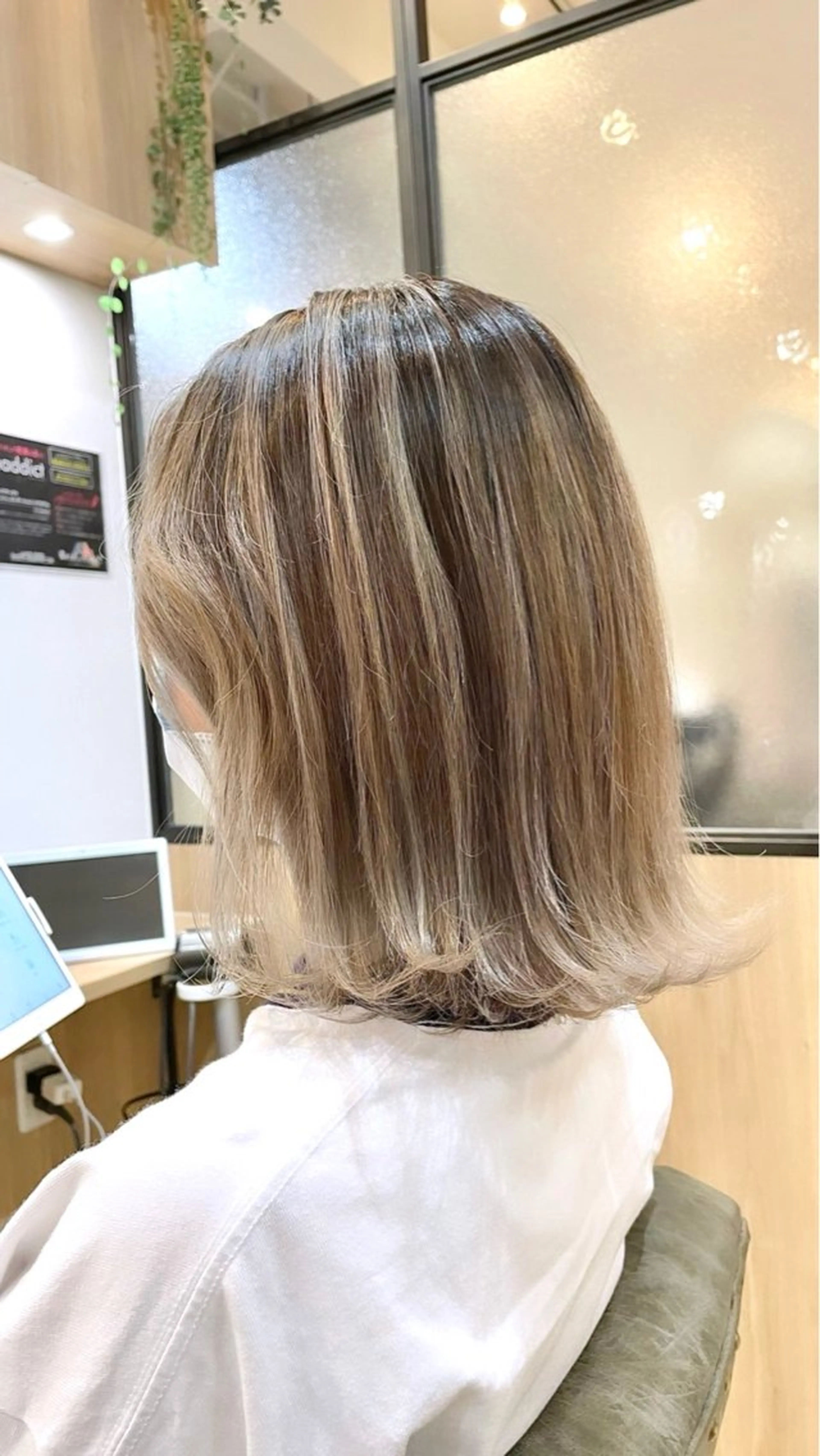 ミディアム 藤田 心華のヘアスタイル
