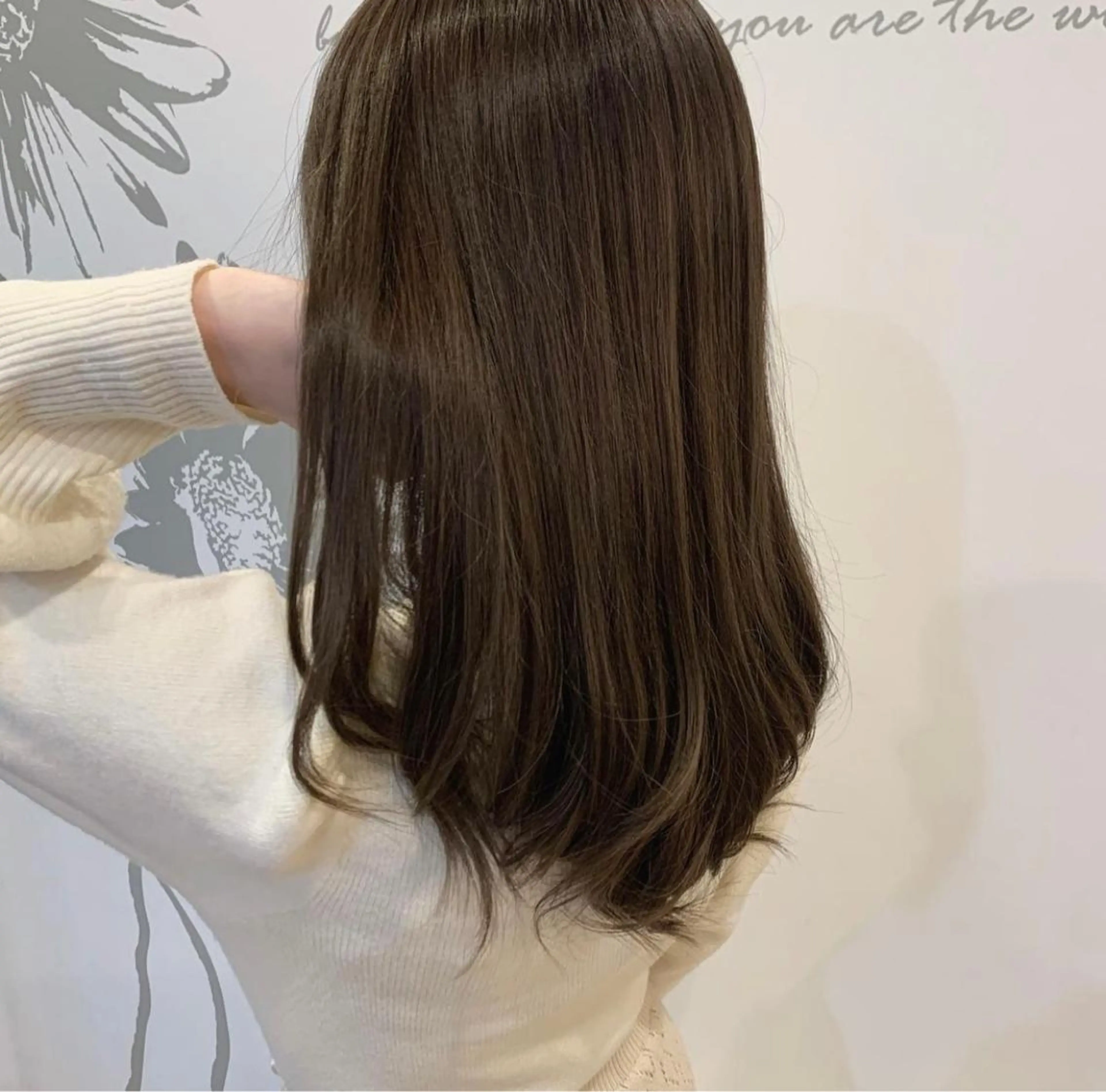 セミロング カラー 人見知りさんでも安心 奥田 里佳子のヘアスタイル