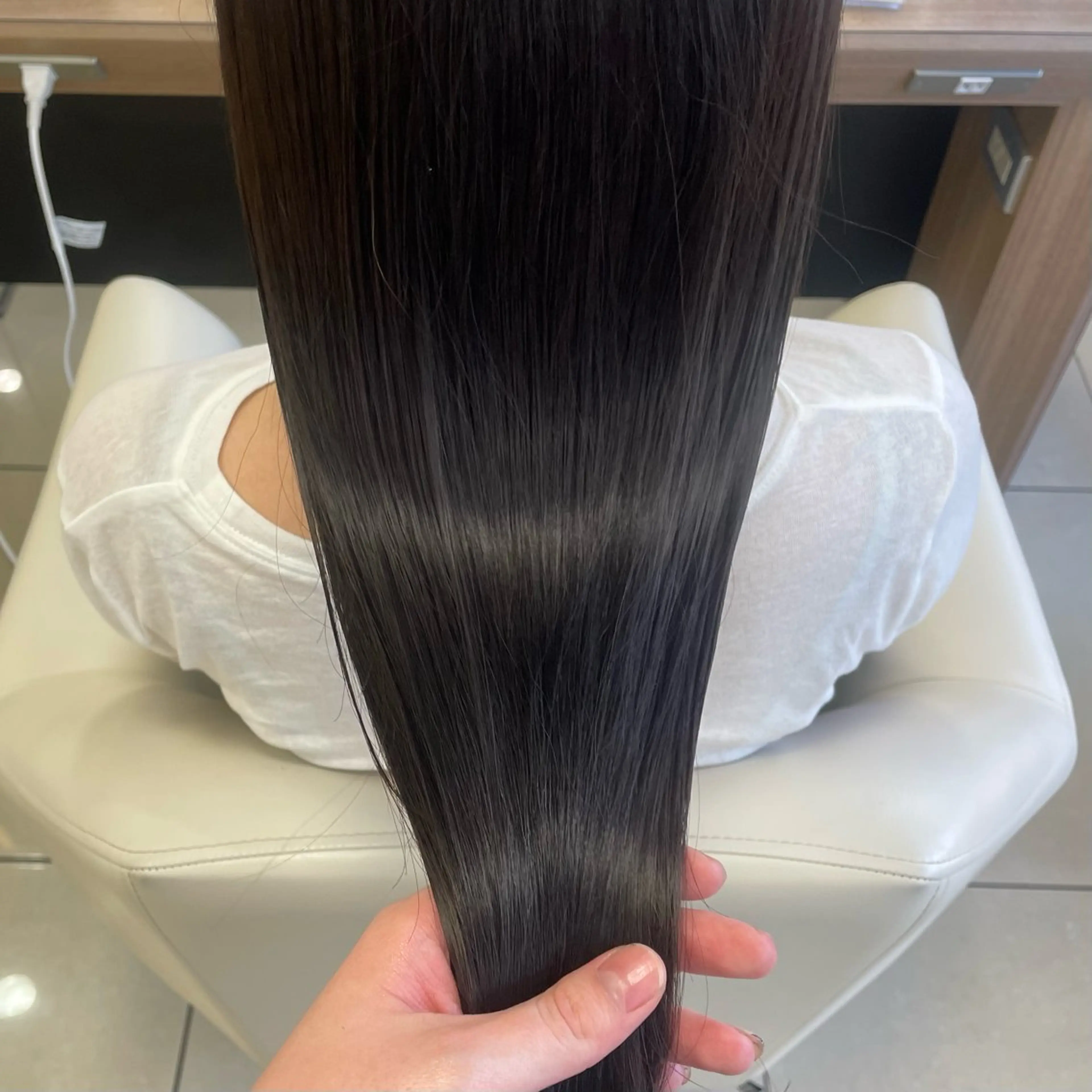 ロング カラー 透明感カラー 垢抜け小顔レイヤー オリーブ/スミレのヘアスタイル