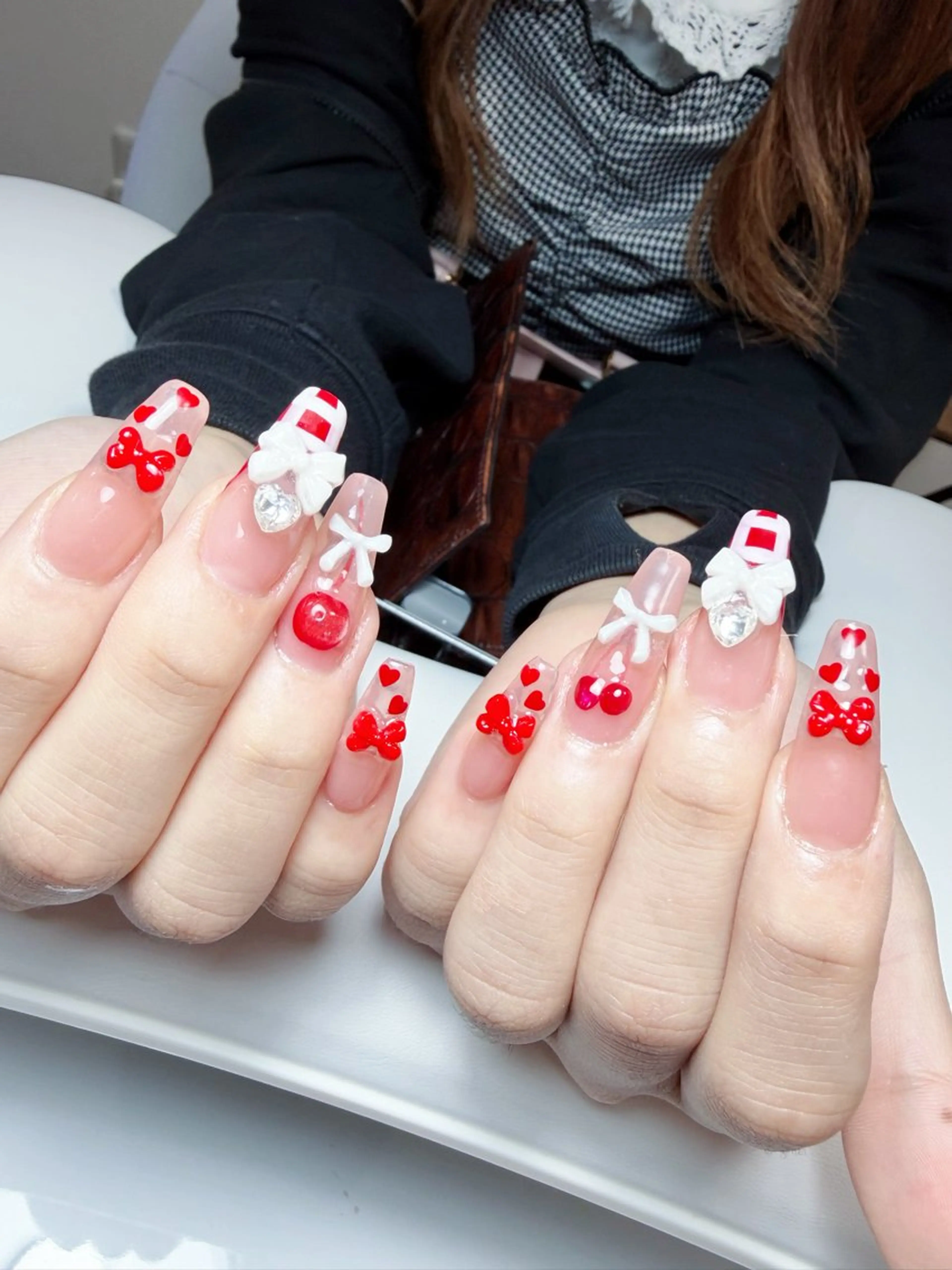 ネイル フラワーネイル 韓国ネイル 持ち込み 春ネイル ワンホンネイル ハンドネイル Huyn Nail Shinjyukuのネイルデザイン