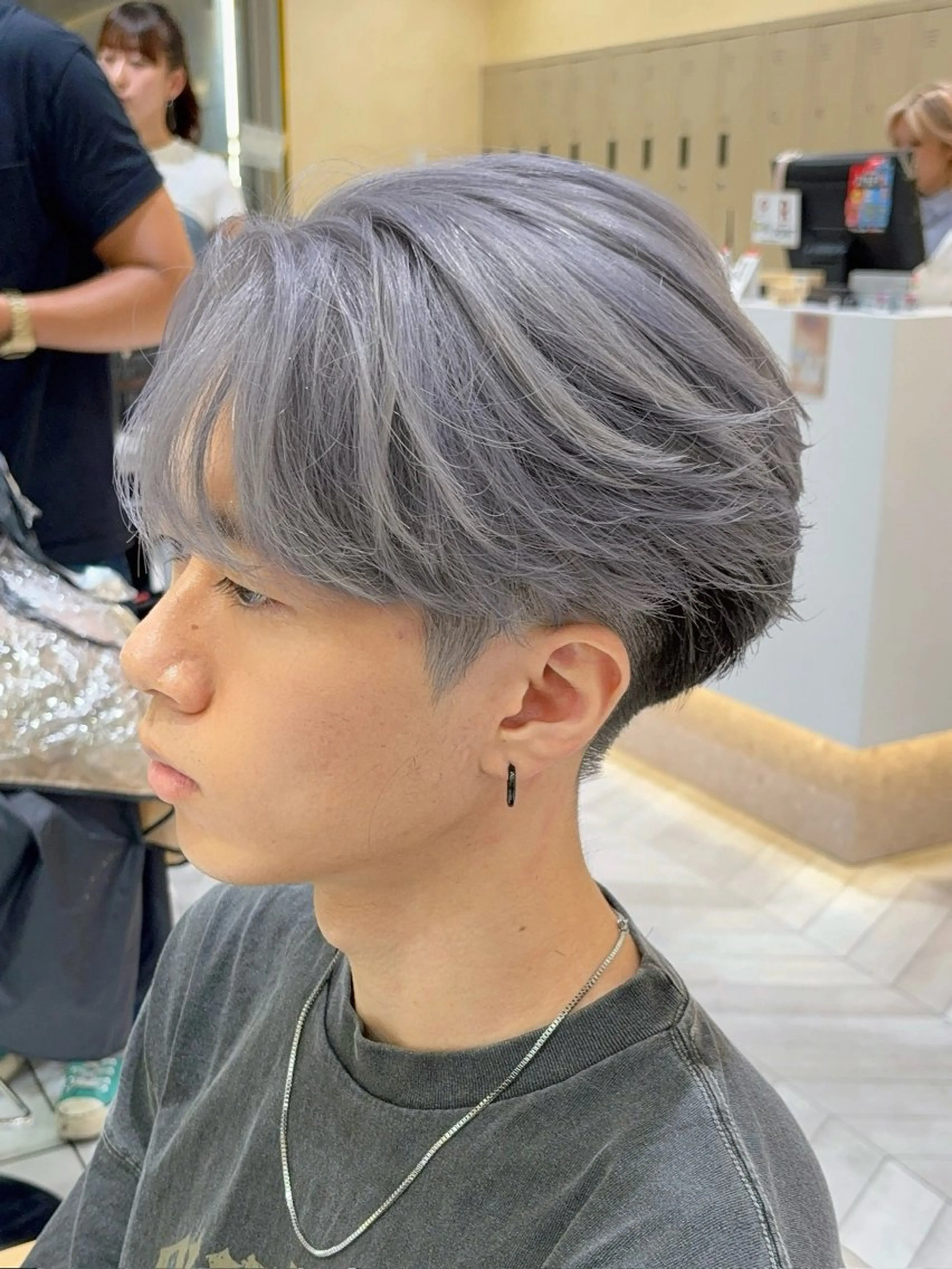 カラー メンズ シルバー カット ヘアカラー トリートメント 🥇メンズパーマ /縮毛矯正/木村神心のヘアスタイル