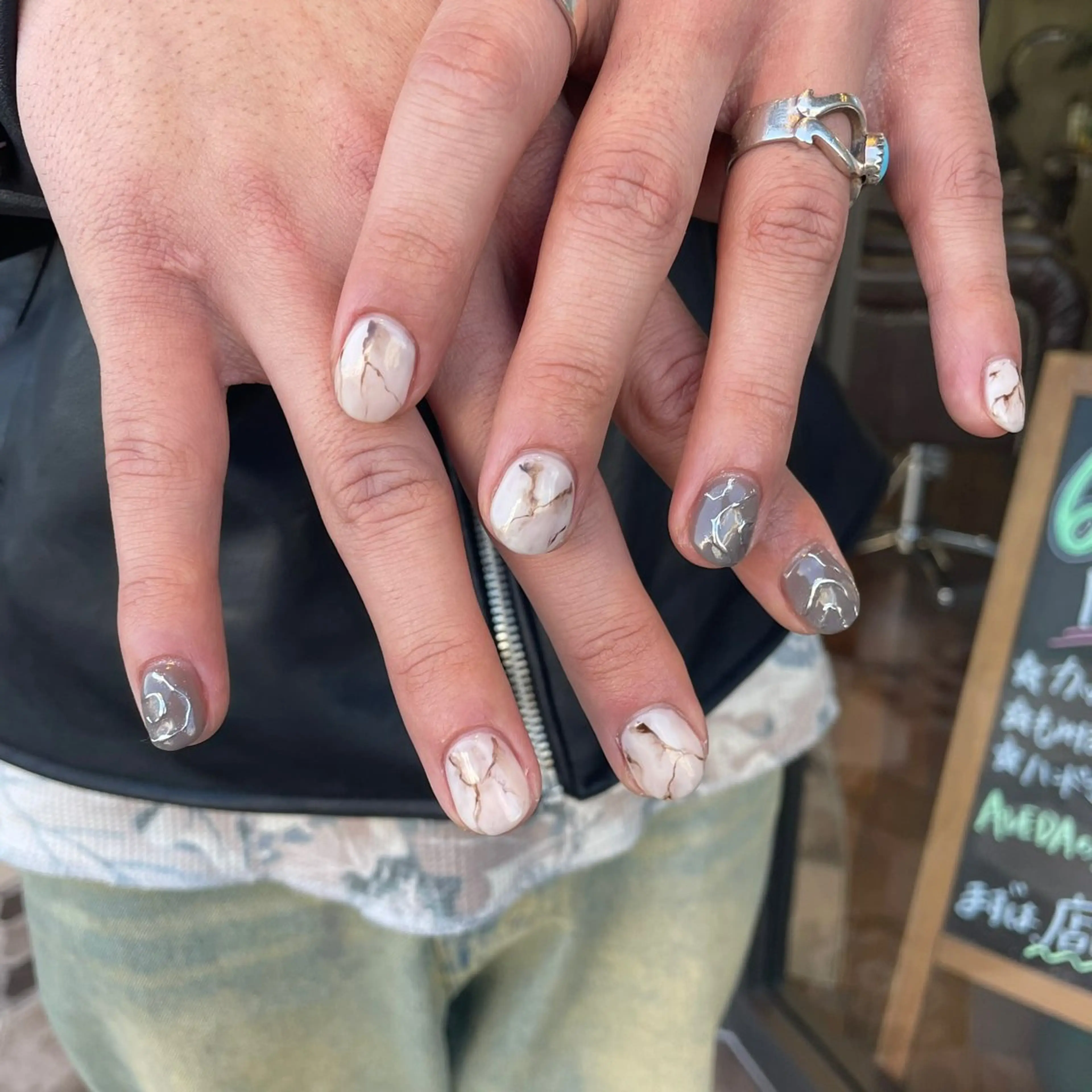 ネイル 大理石ネイル(マーブル) メンズネイル ニュアンスネイル DISCO HAIR bello NAILのネイルデザイン