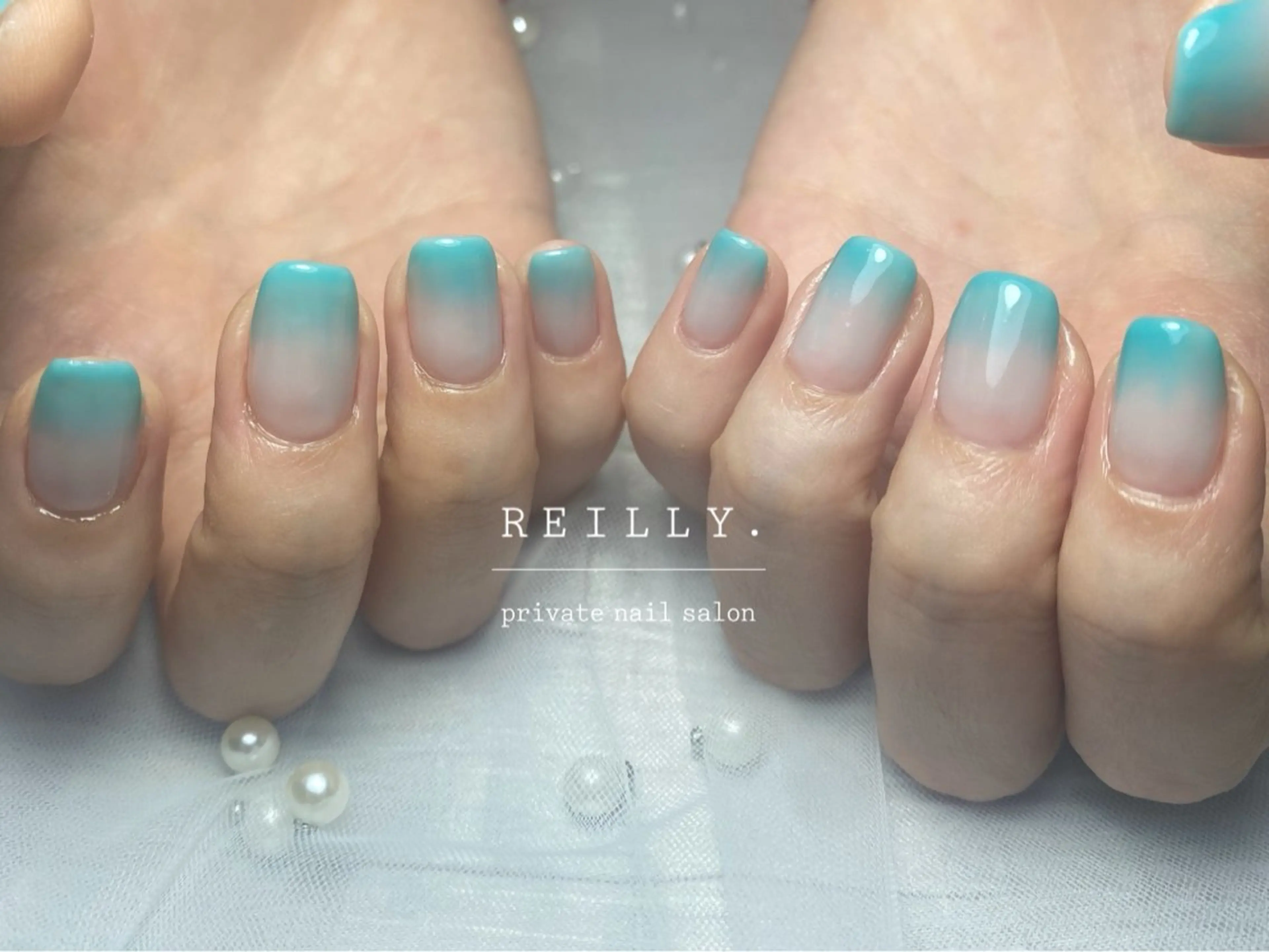 ネイル フラッシュネイル ジェルネイル グラデーション ラメ(グリッター) ラメグラデーション ハンドネイル ハンドケア REILLY.　private nail salon所属・Marina 《REILLY.》のネイルデザイン