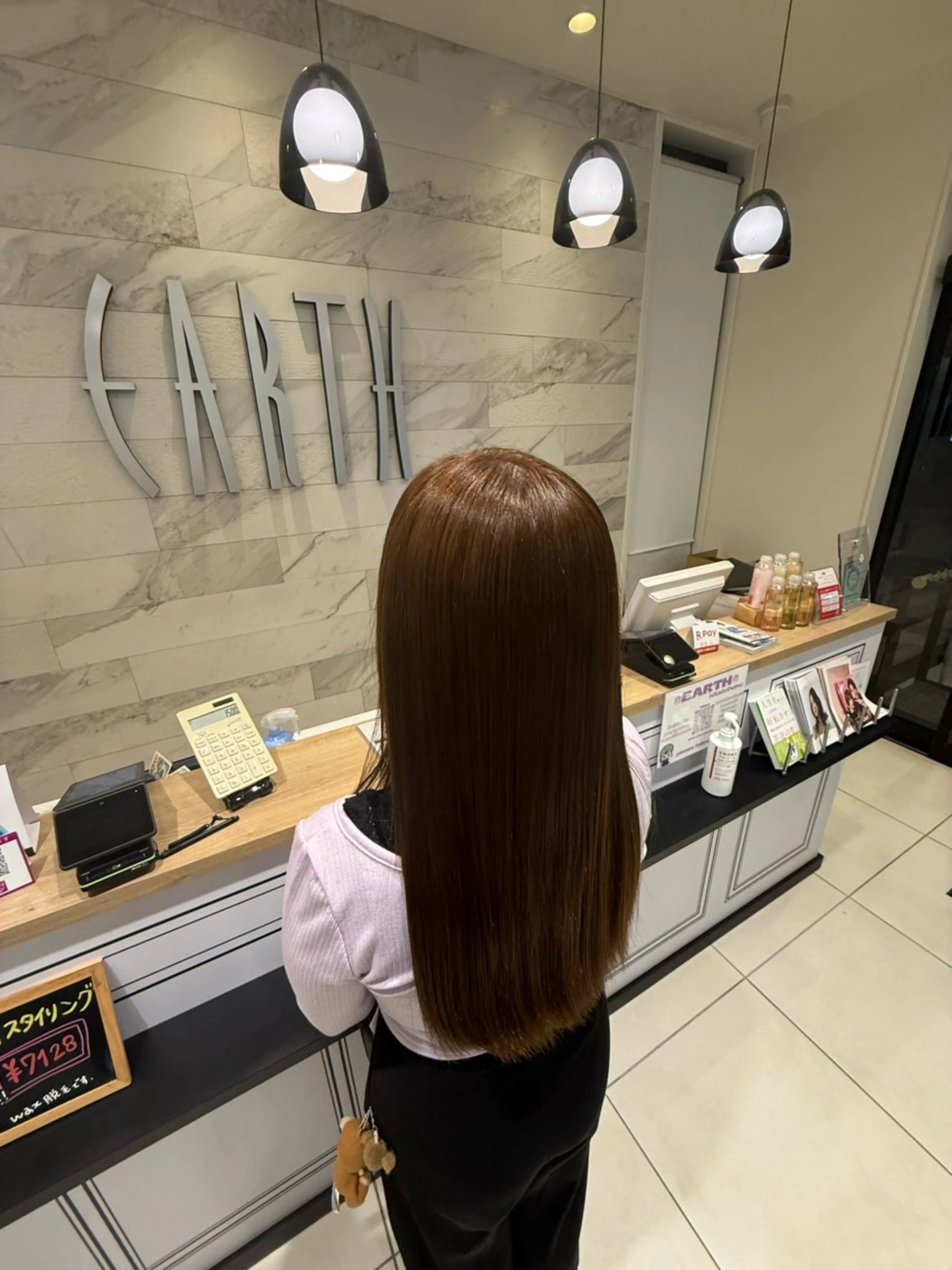 ロング アッシュ ヘアカラー 会田 寧生のヘアスタイル