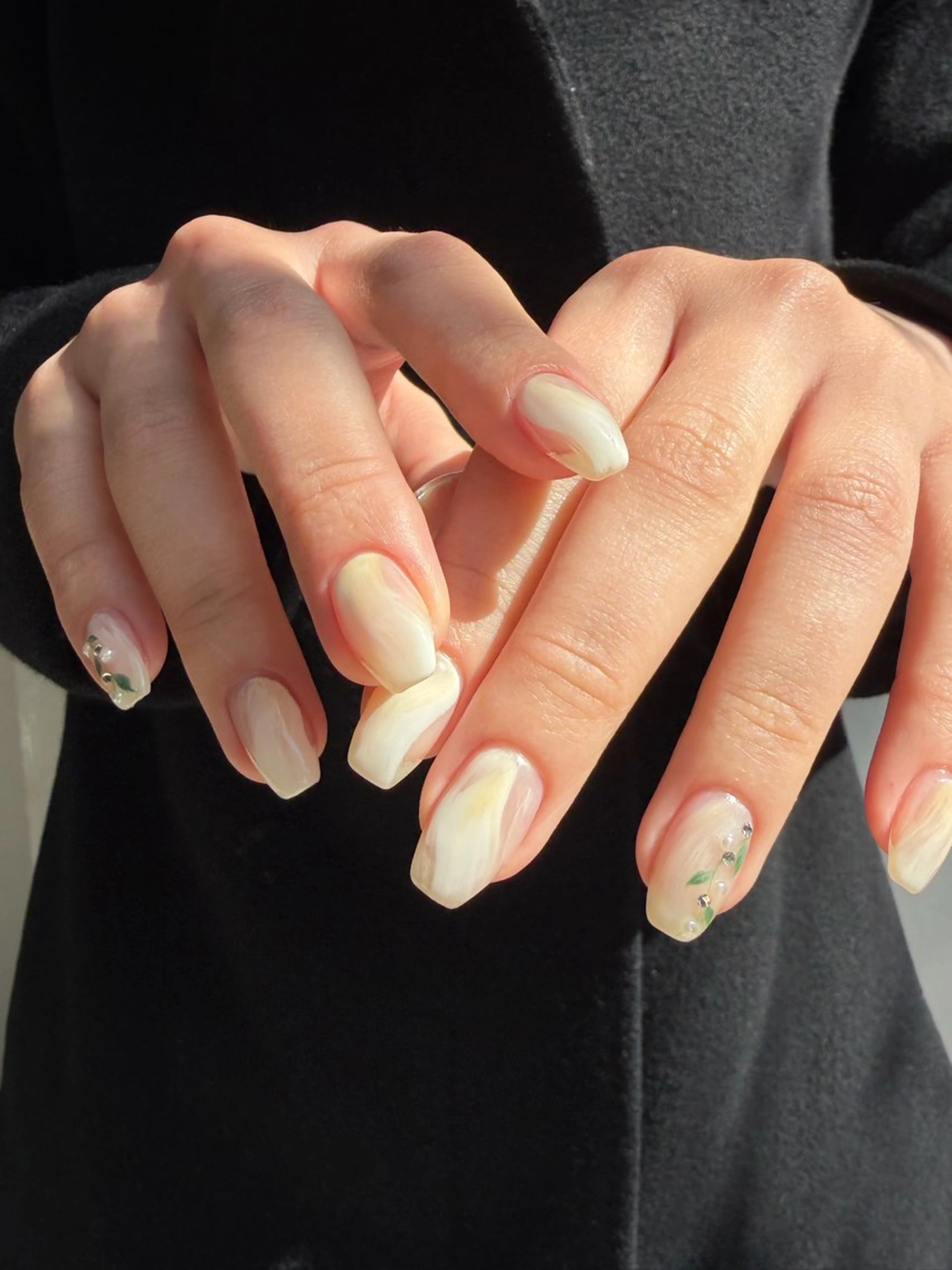 ネイル アートネイル ニュアンスネイル ストーンネイル ハンドネイル 🌼大西洋子 laughl🌼のネイルデザイン