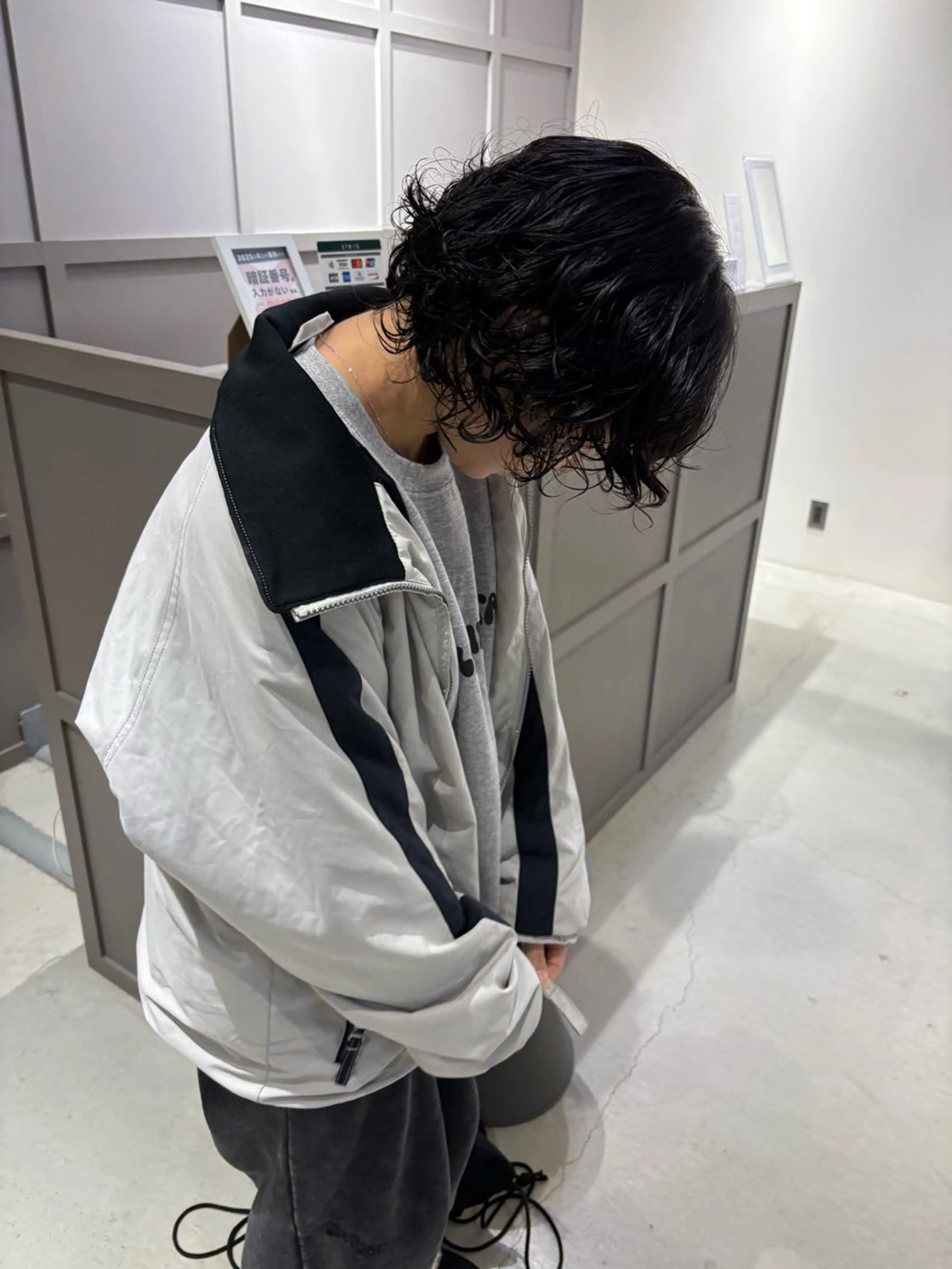 パーマ ヨシノ マナウのヘアスタイル
