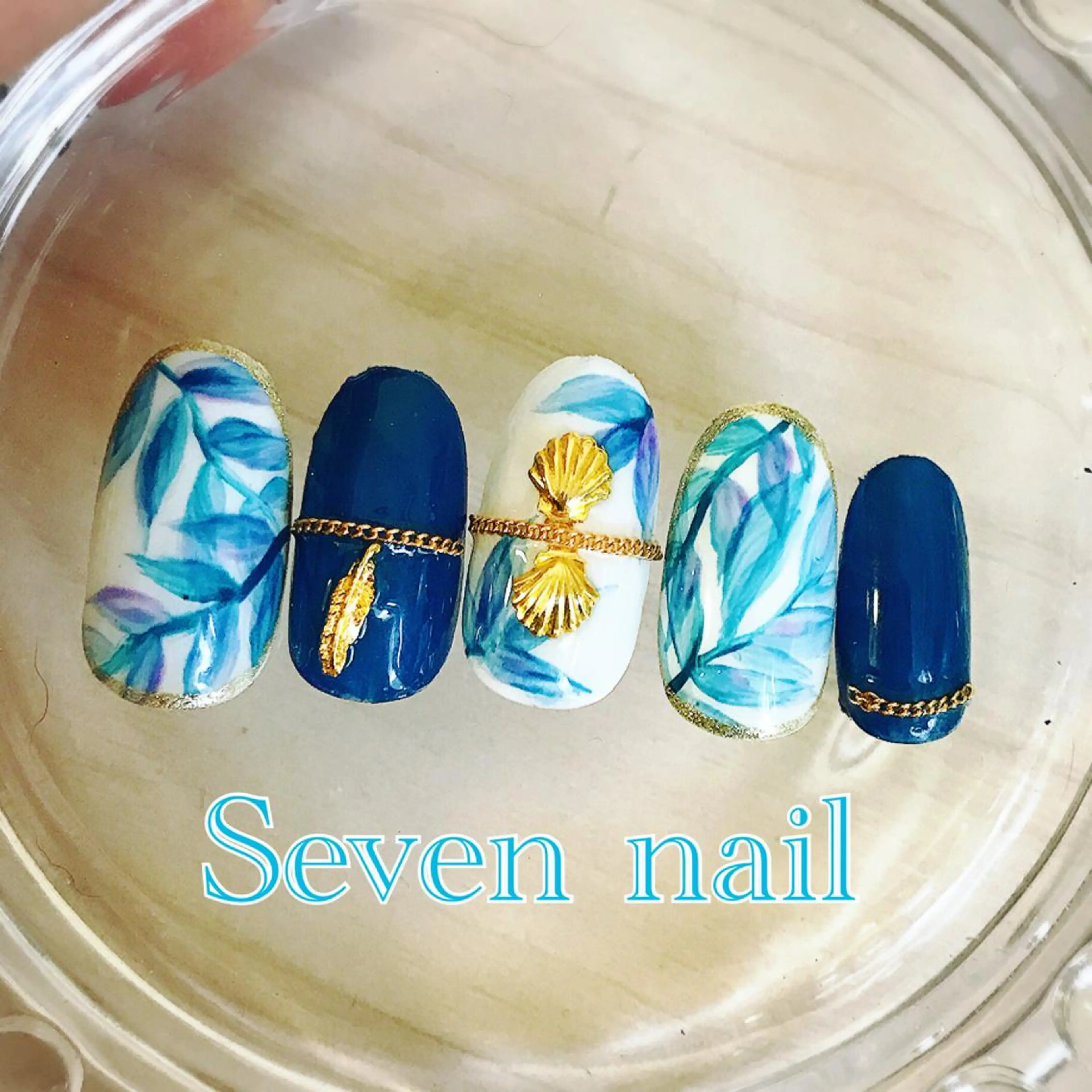 ネイル 名倉 なな子のネイルデザイン