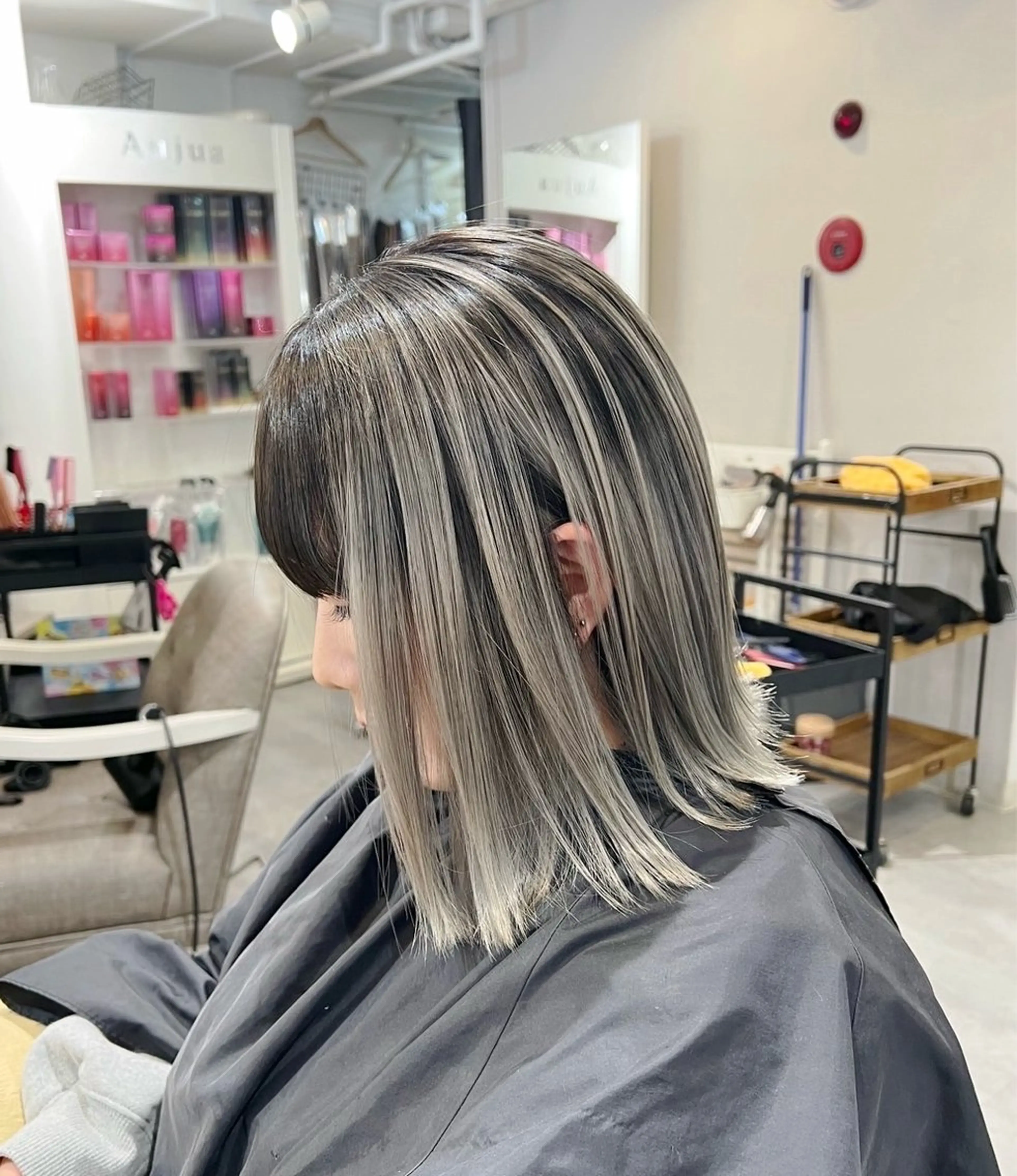 ショート カラー バレイヤージュ グレージュ レイヤーカット カット ヘアカラー トリートメント 指名数No.1 /NAOYAのヘアスタイル