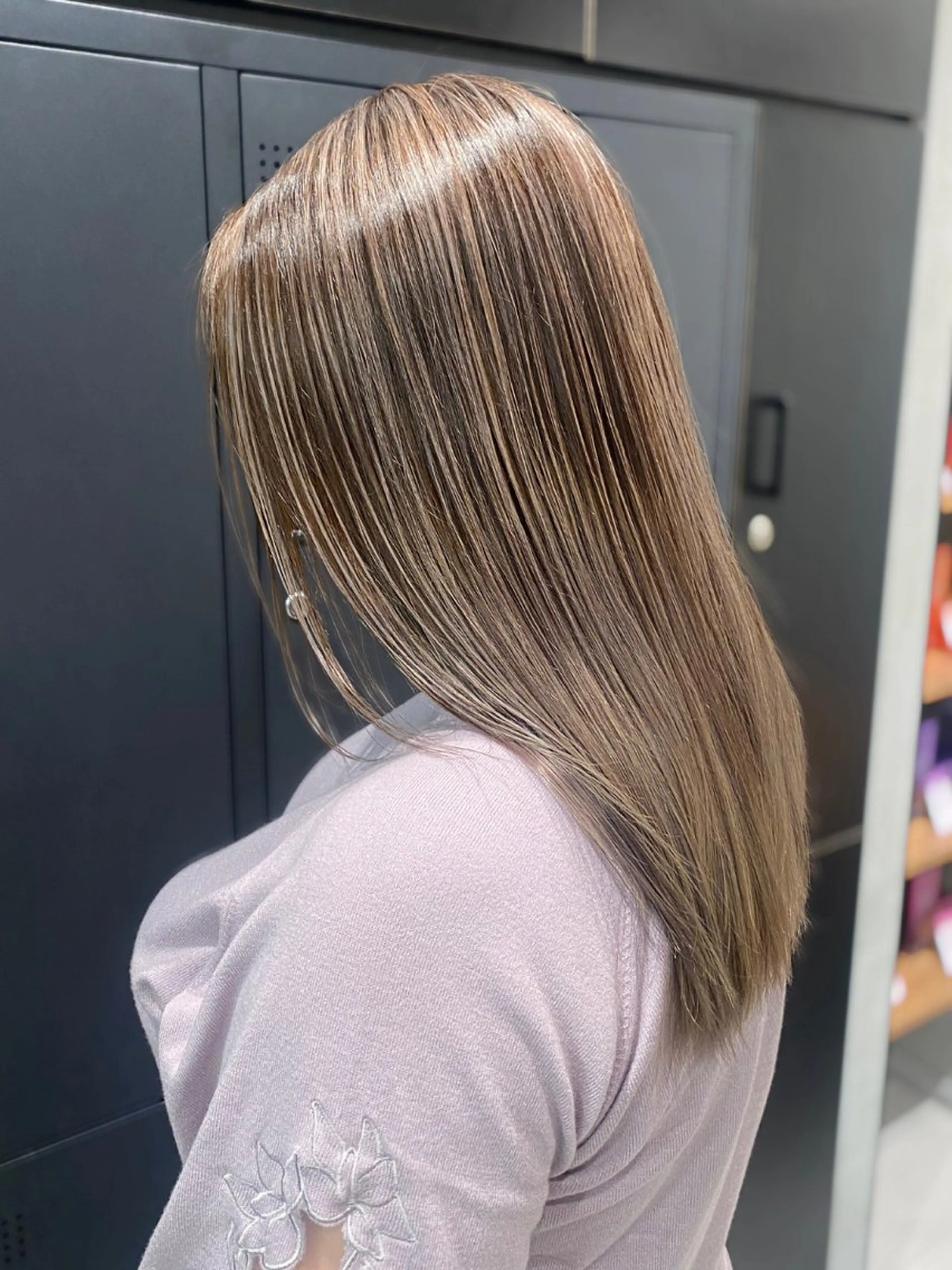 セミロング カラー バレイヤージュ ベージュカラー ブリーチ ブロンド ケアブリーチ ヘアカラー トリートメント お悩み解決美容師🦚 片山/銀座/有楽町のヘアスタイル