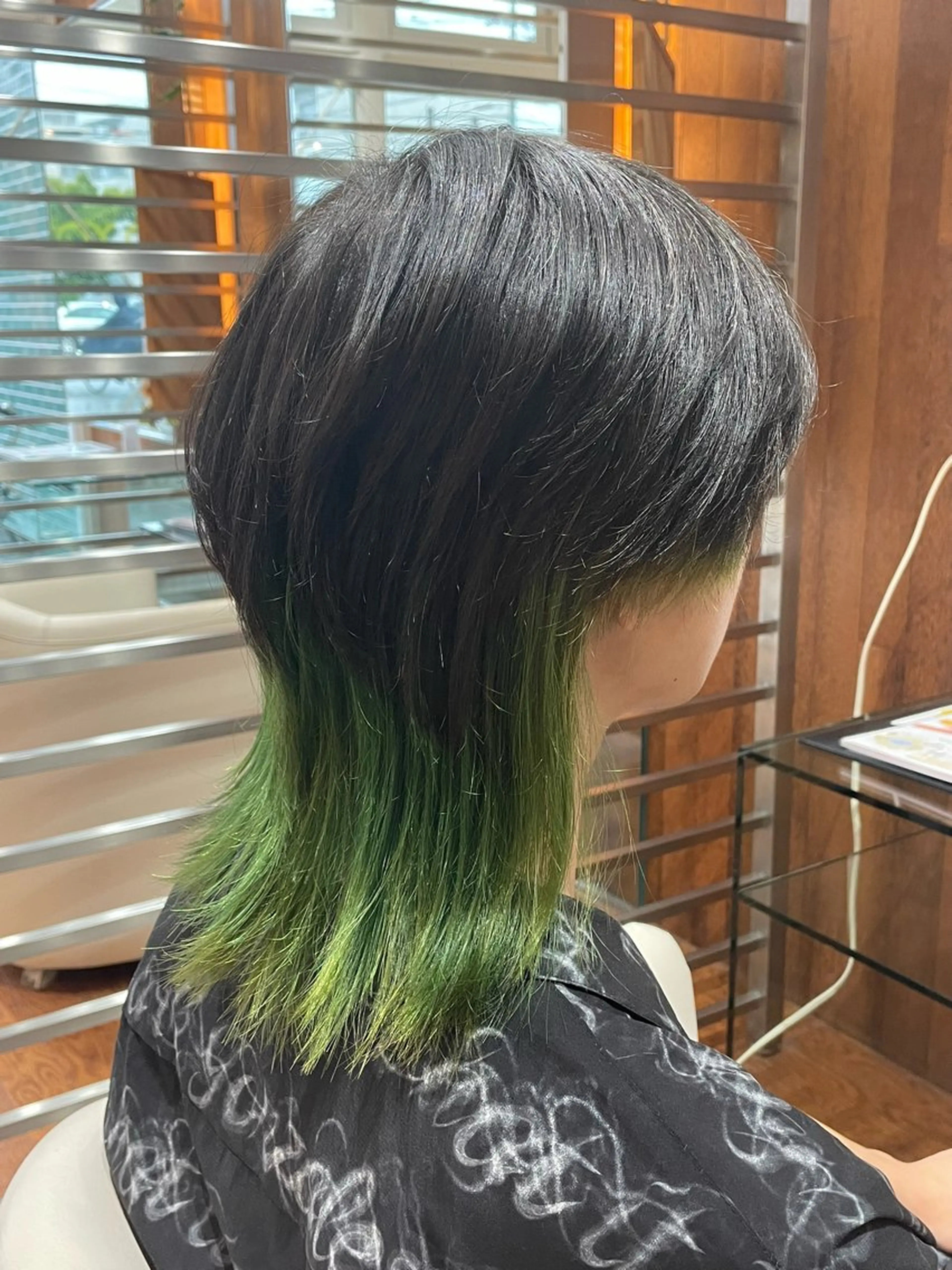 カラー メンズ メンズインナーカラー メンズウルフカット インナーカラー ウルフカット Canon/ インナーカラー/小倉のヘアスタイル