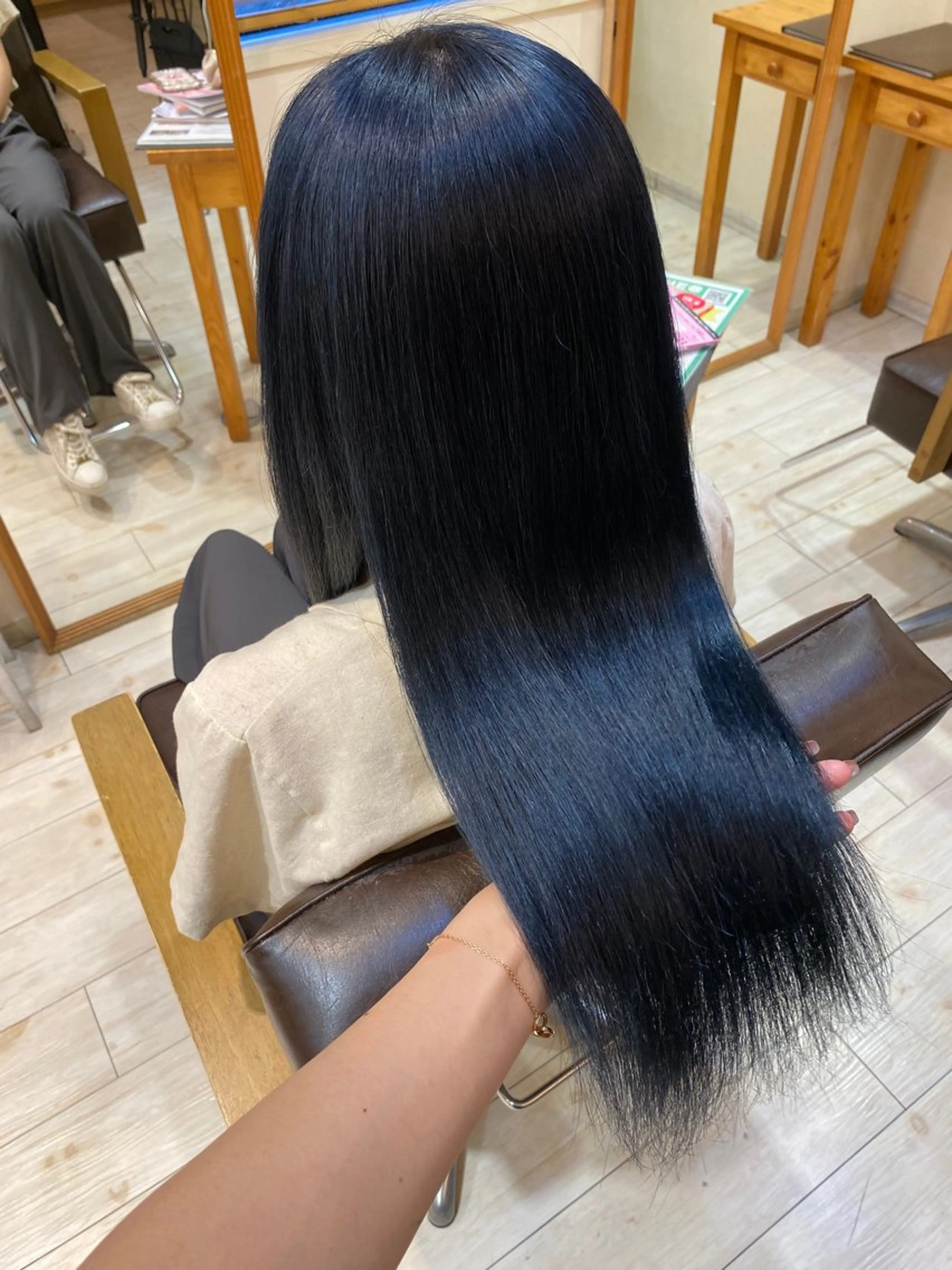 セミロング ヘアカラー アレンジ🎀ツヤ髪✨ 北野亜優実‪🌱‬のヘアスタイル