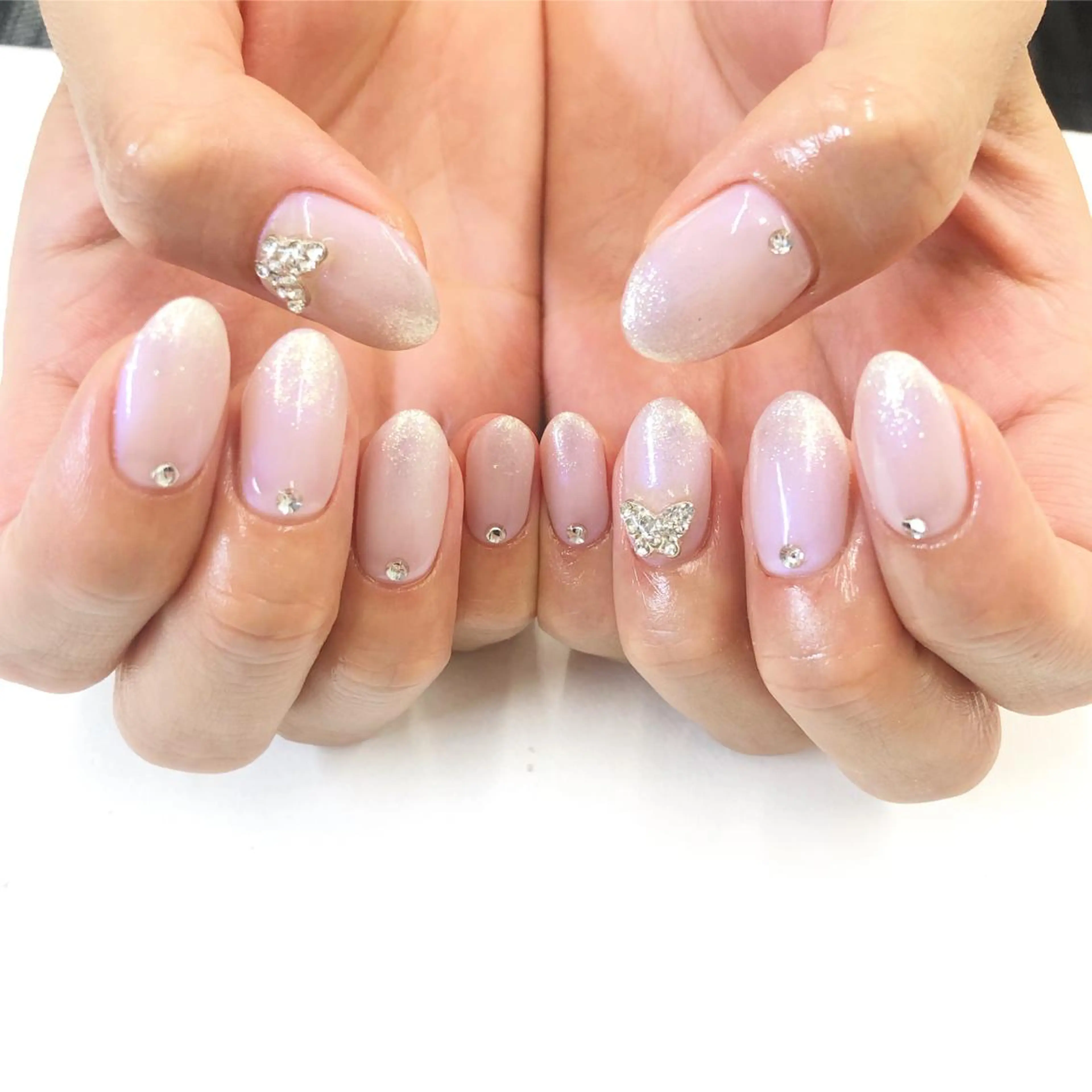 ネイル ハンドネイル フットネイル Minami 🍓のネイルデザイン