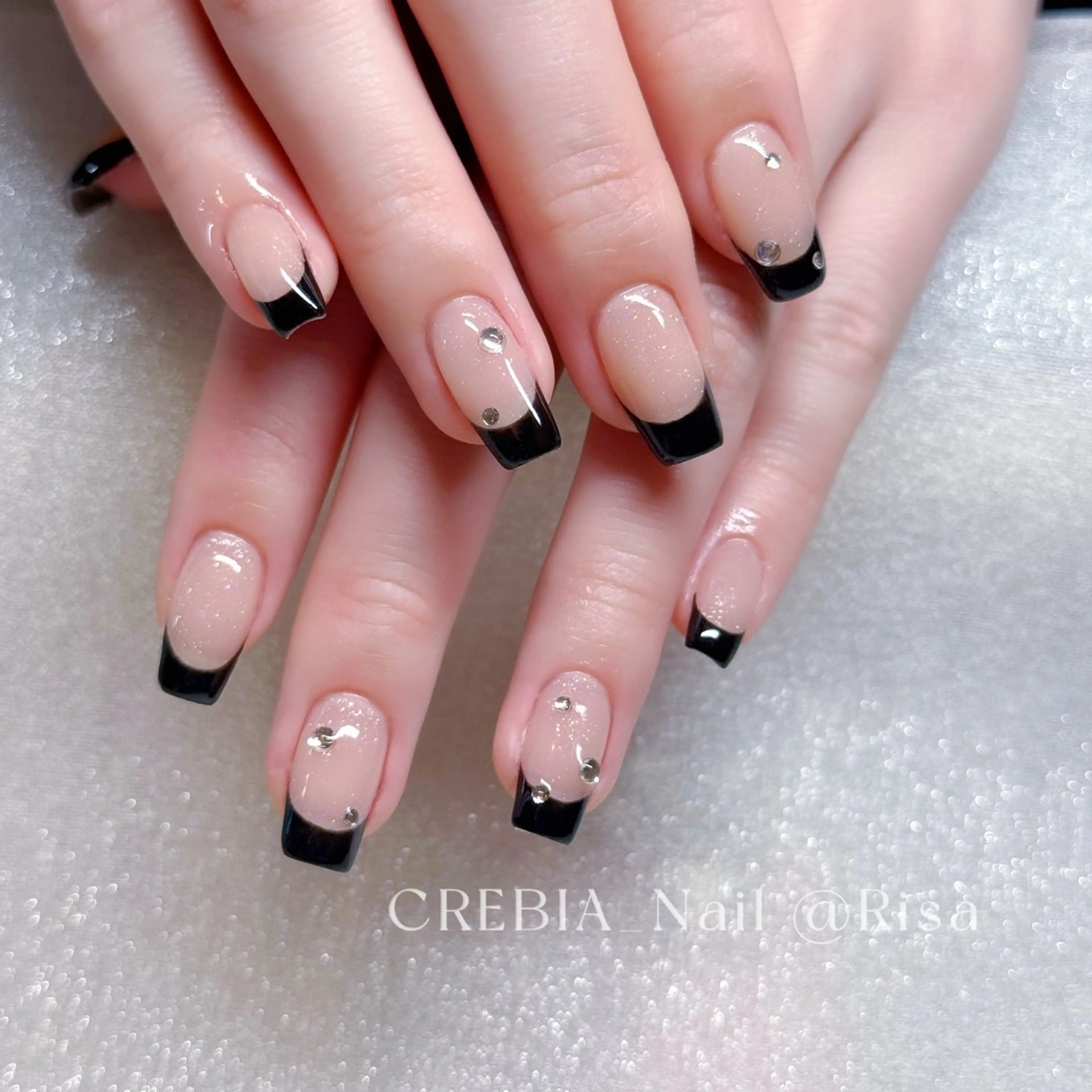 ネイル フレンチネイル ラメ(グリッター) ワンカラーネイル CREBIA beaute ネイル部所属・CREBIA Nailのネイルデザイン