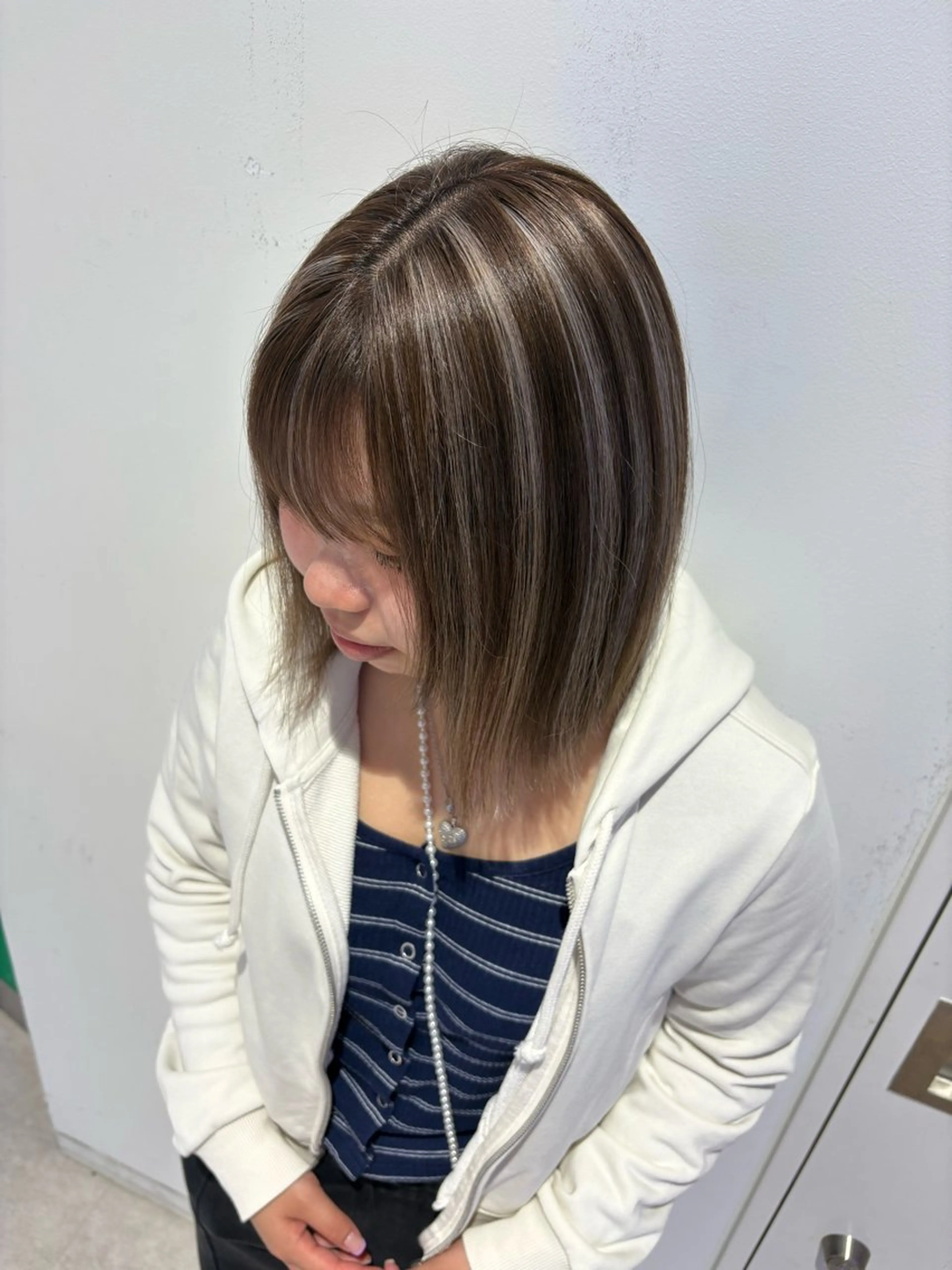 ミディアム カラー 本厚木パーマ＆ブリー チ特化メンズショートのヘアスタイル