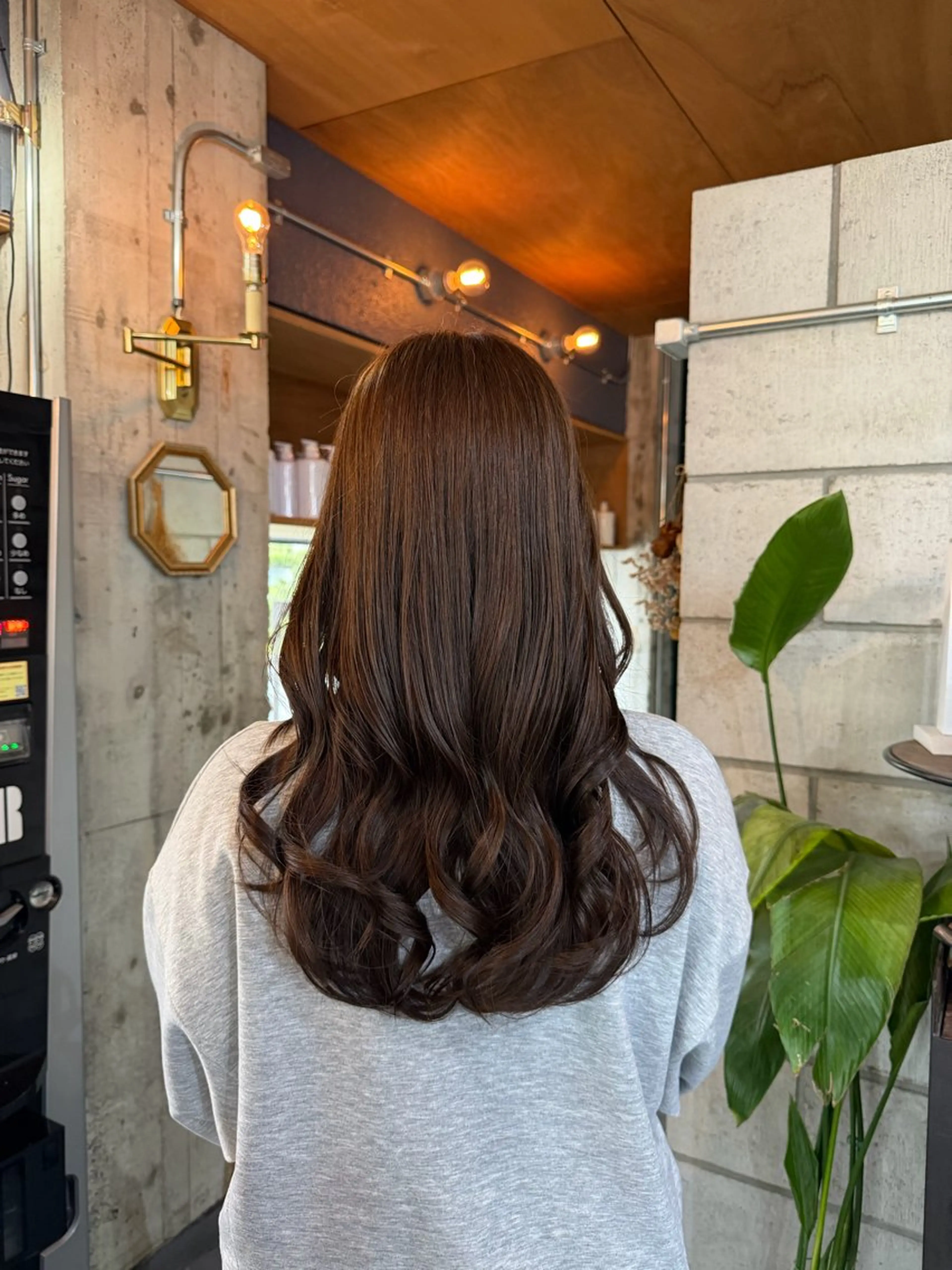 ロング ヘアカラー 倉本 美優のヘアスタイル
