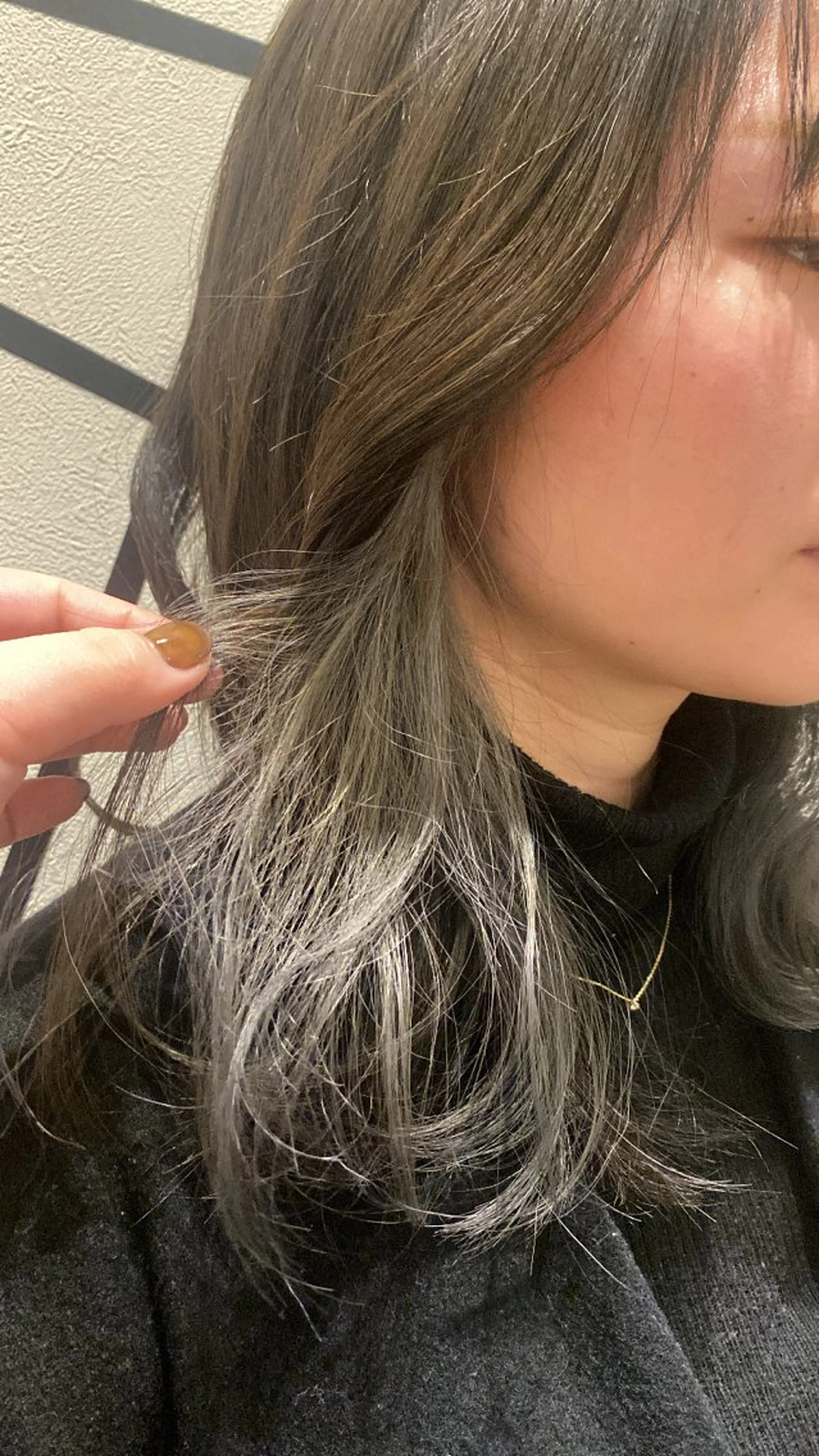 ロング カラー イヤリングカラー 佐々木 恵のヘアスタイル