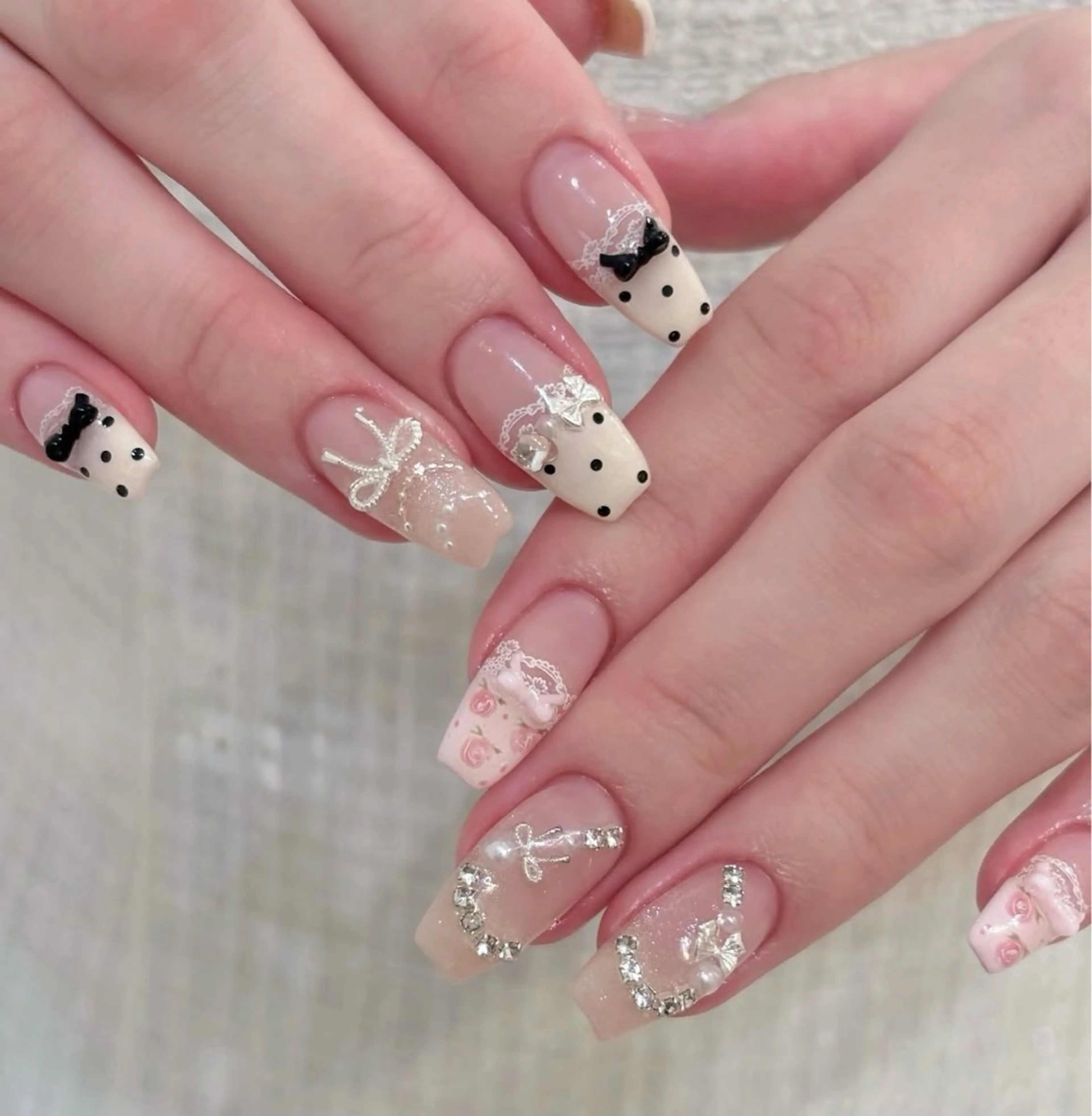 ネイル 韓国ネイル ニュアンスネイル シンプルネイル ワンホンネイル Nihonthy Nail 新宿のネイルデザイン