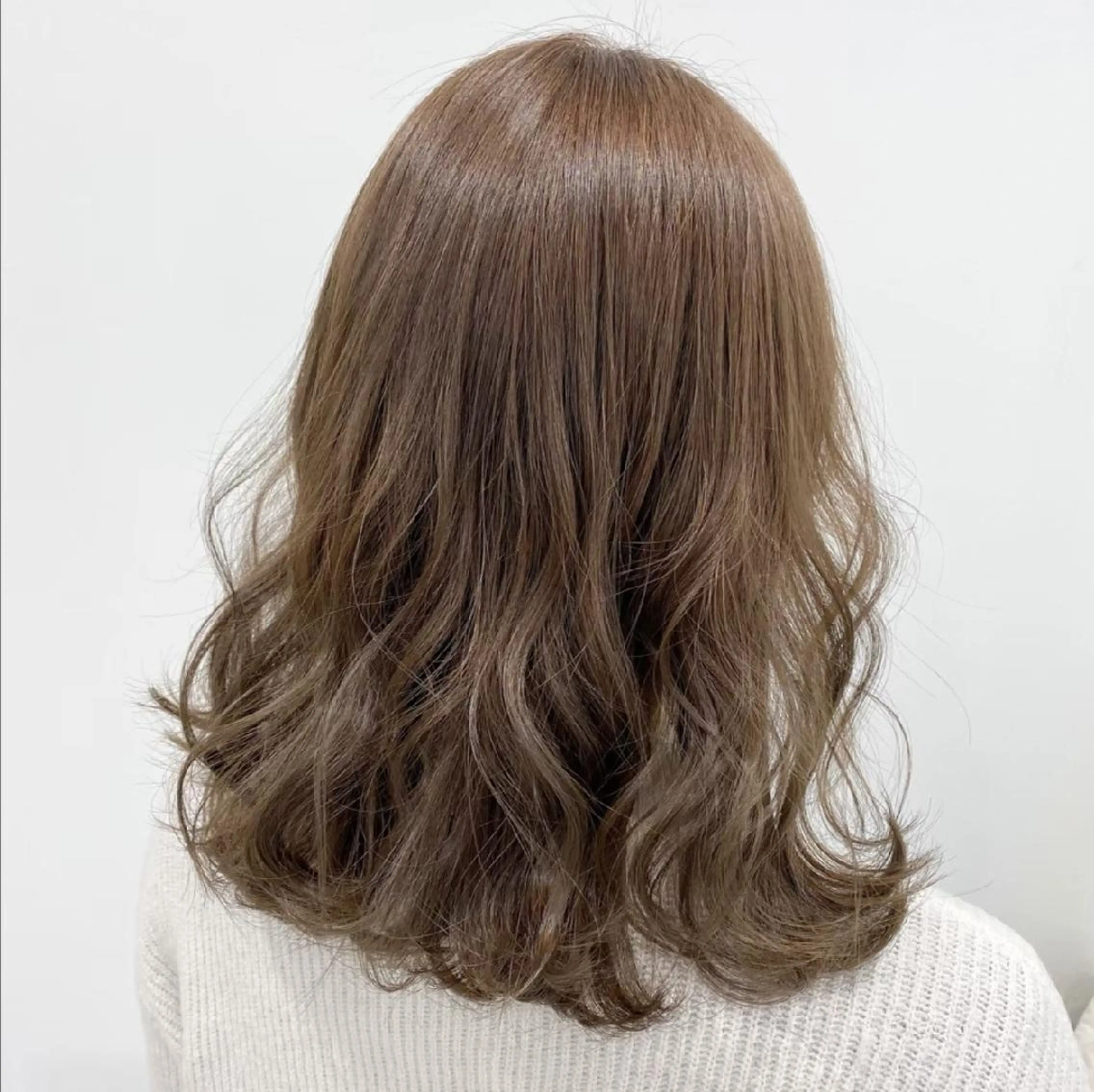 セミロング カラー 🤍💕ブリーチカラ ーAyaka💕🤍のヘアスタイル