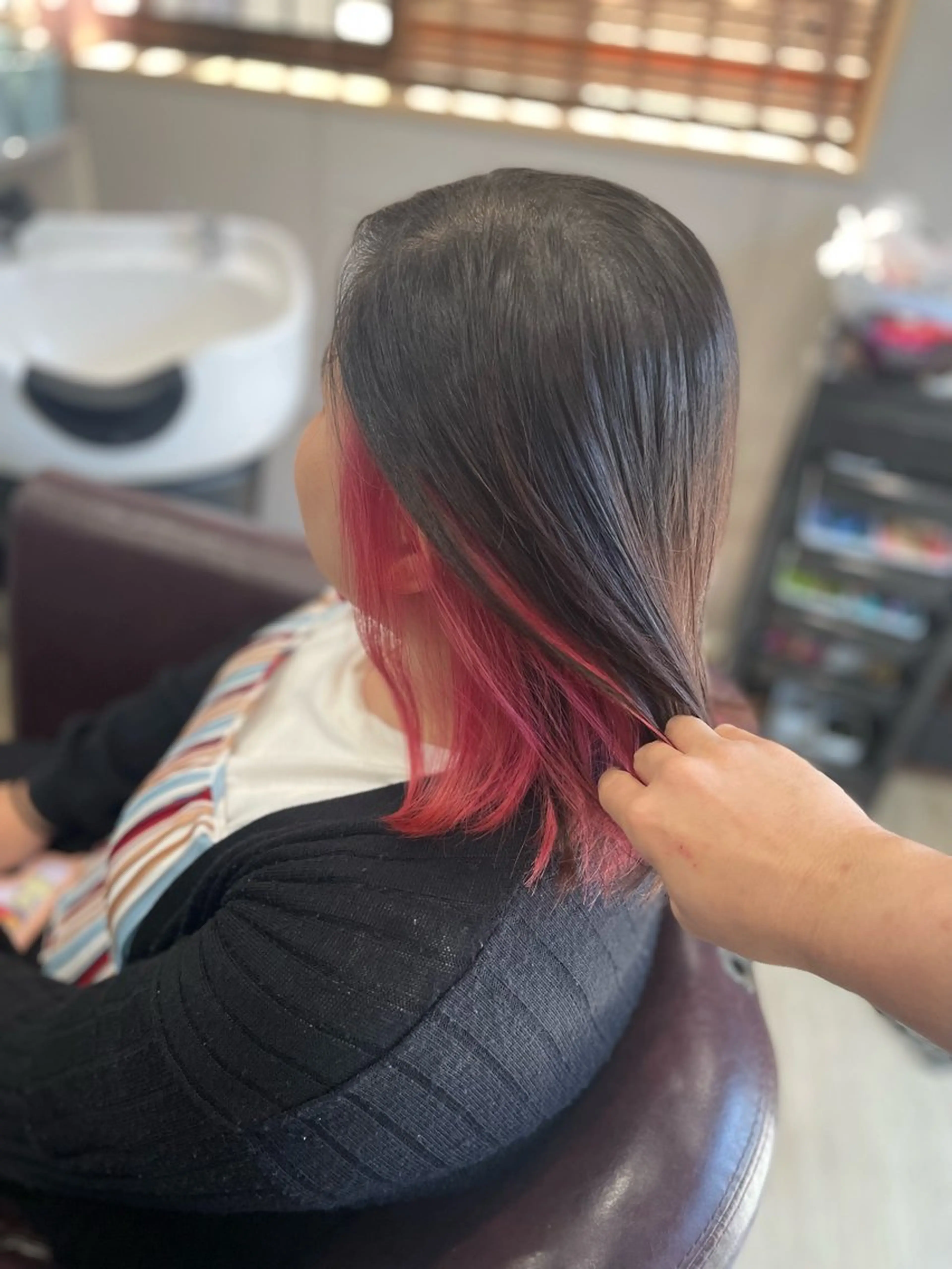 ミディアム カラー ピンクカラー Hair room Leaのヘアスタイル