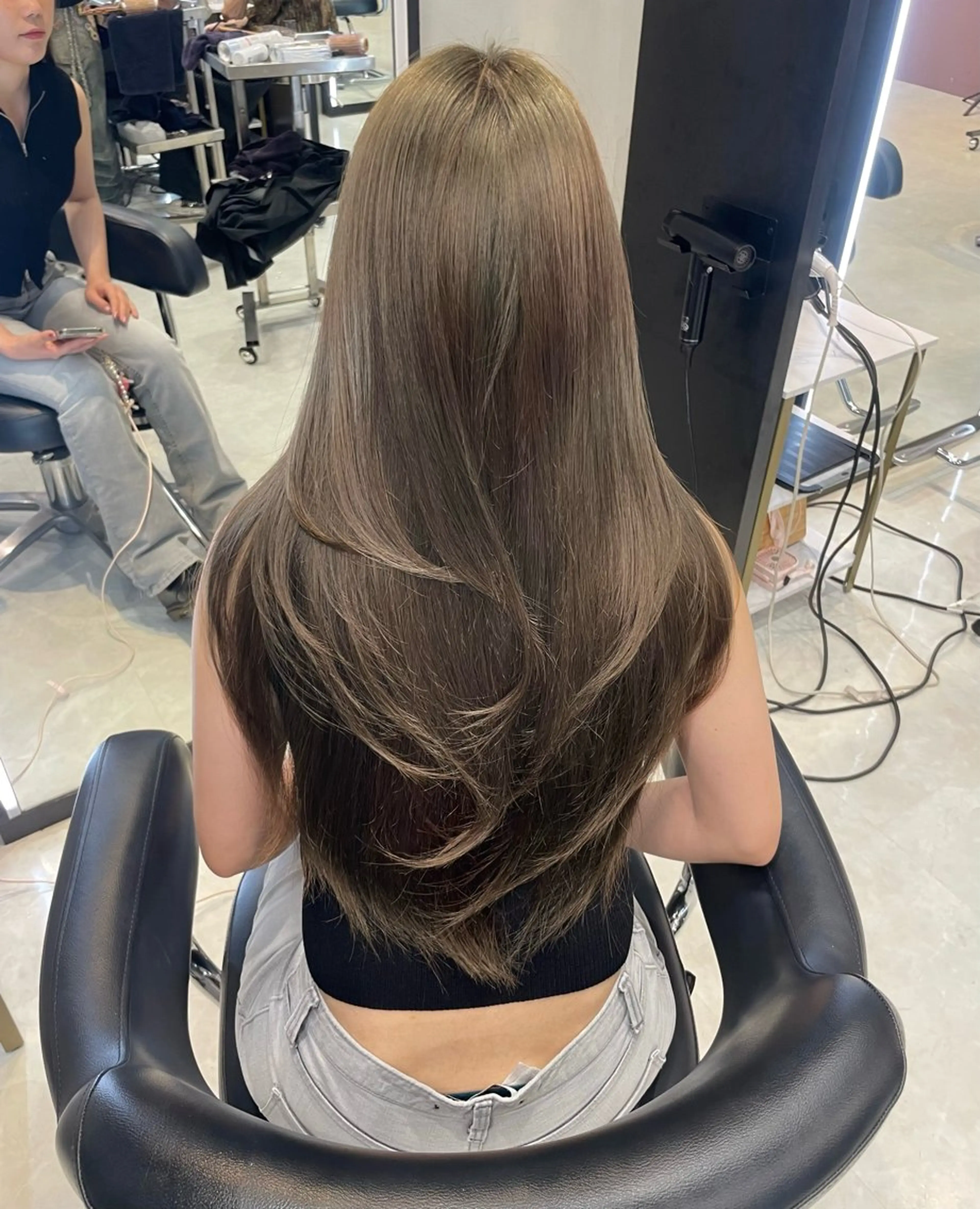 ロング カラー ヘアカラー トリートメント 艶カラー♡クール トレンドヘア♡アユミのヘアスタイル