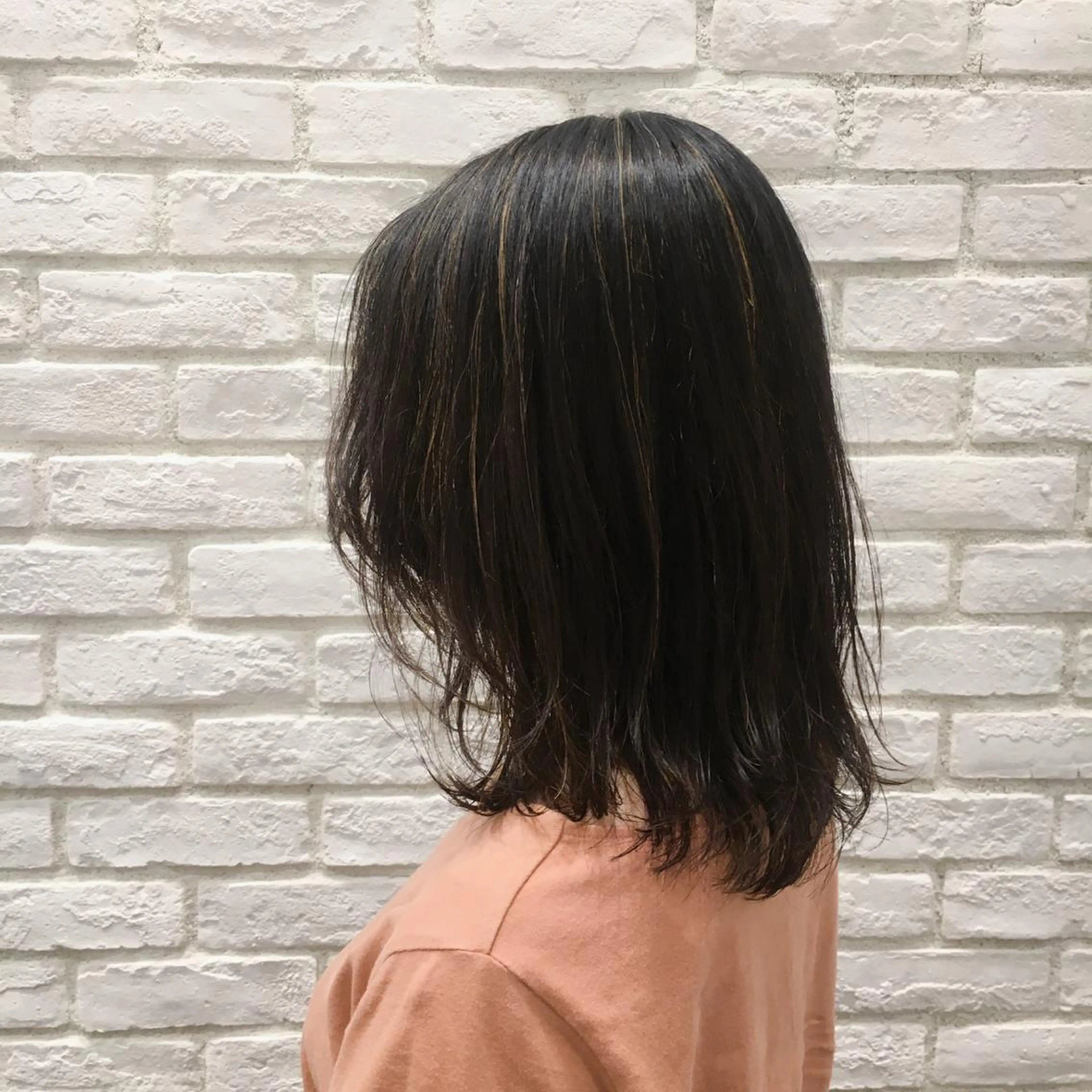 ミディアム カラー ミドウチ アヤカのヘアスタイル