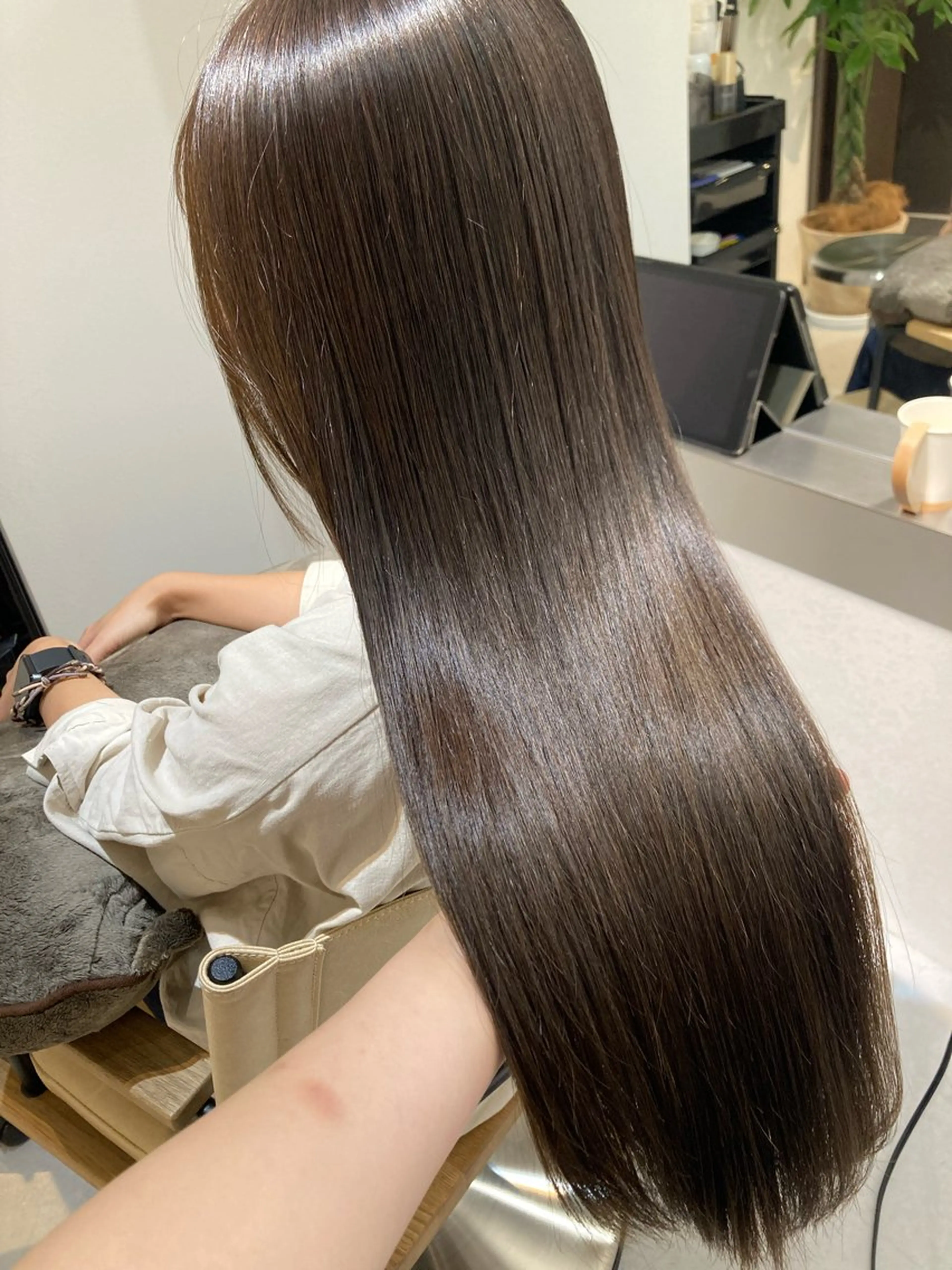 ロング ✨色持ちの良い艶 カラー✨蟹江真世のヘアスタイル