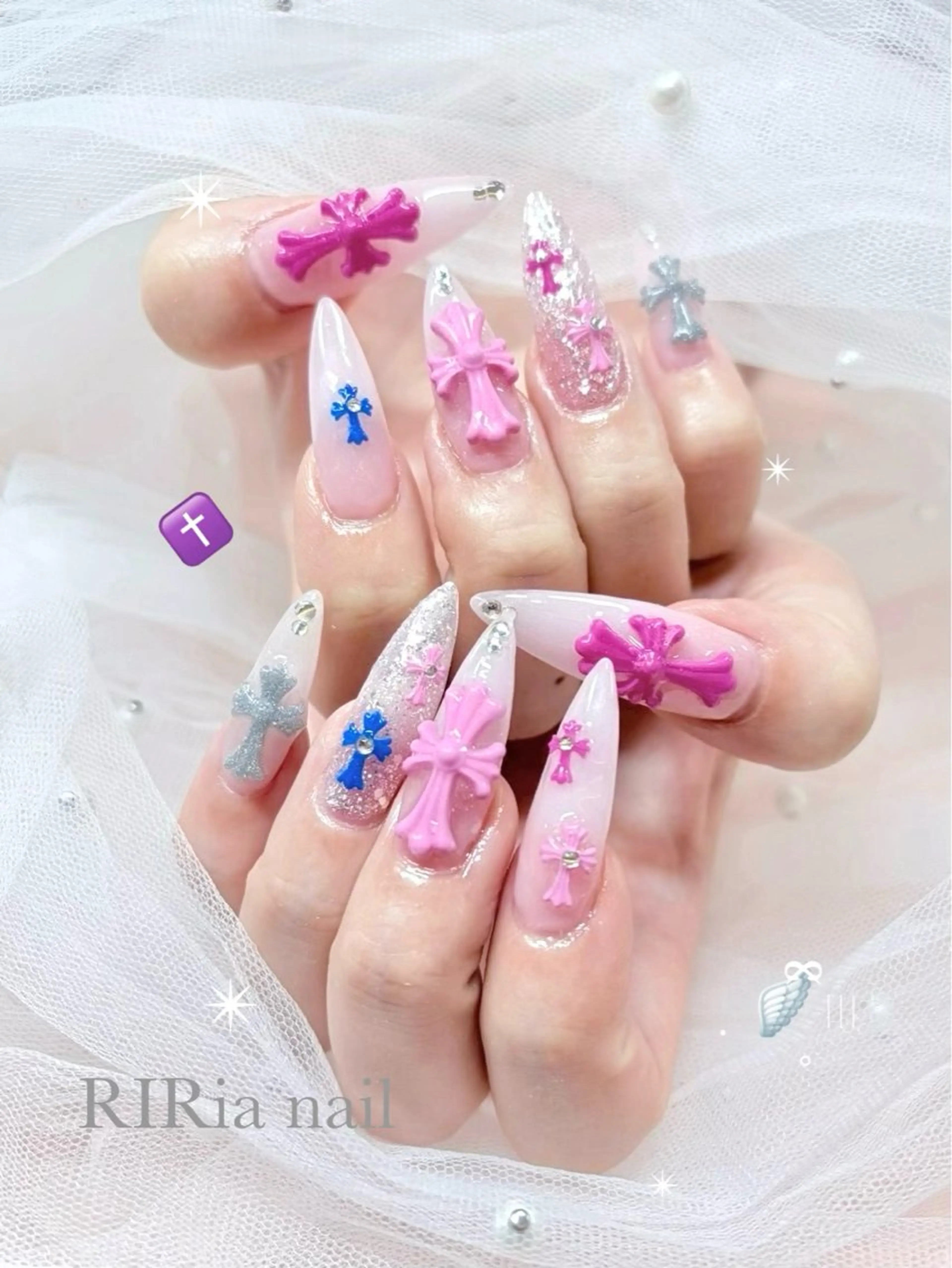 ネイル ブルー キラキラネイル 韓国ネイル ラメ(グリッター) ピンク ハンドネイル 🎀RIRia nail🎀のネイルデザイン
