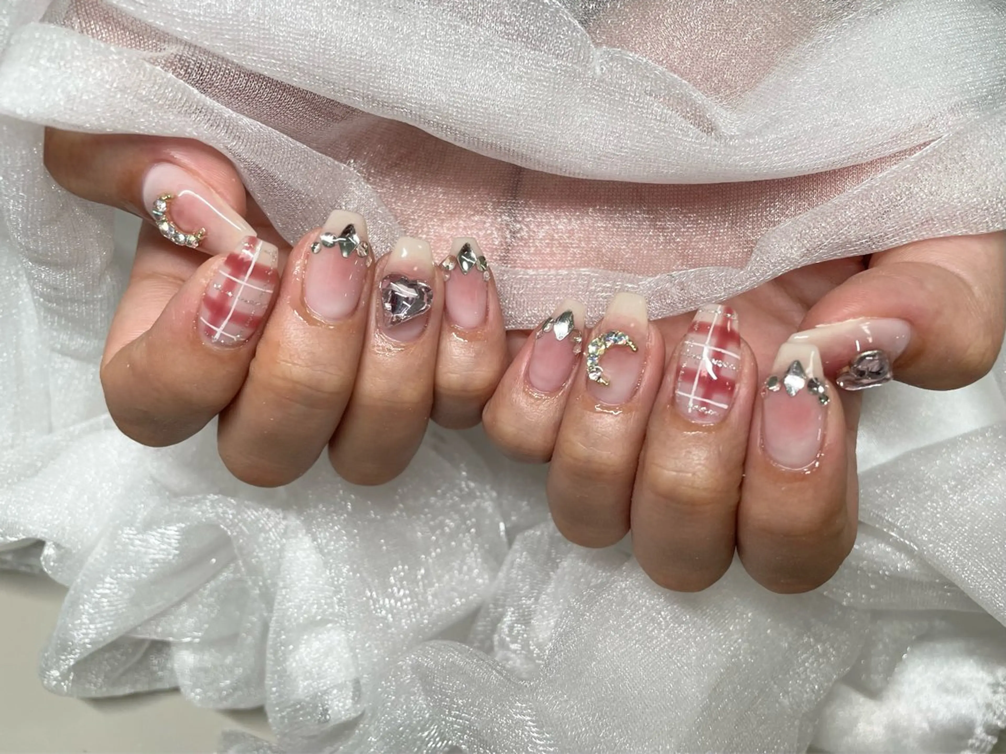ネイル ハンドネイル Roi〈ロワ〉 Minakoのネイルデザイン