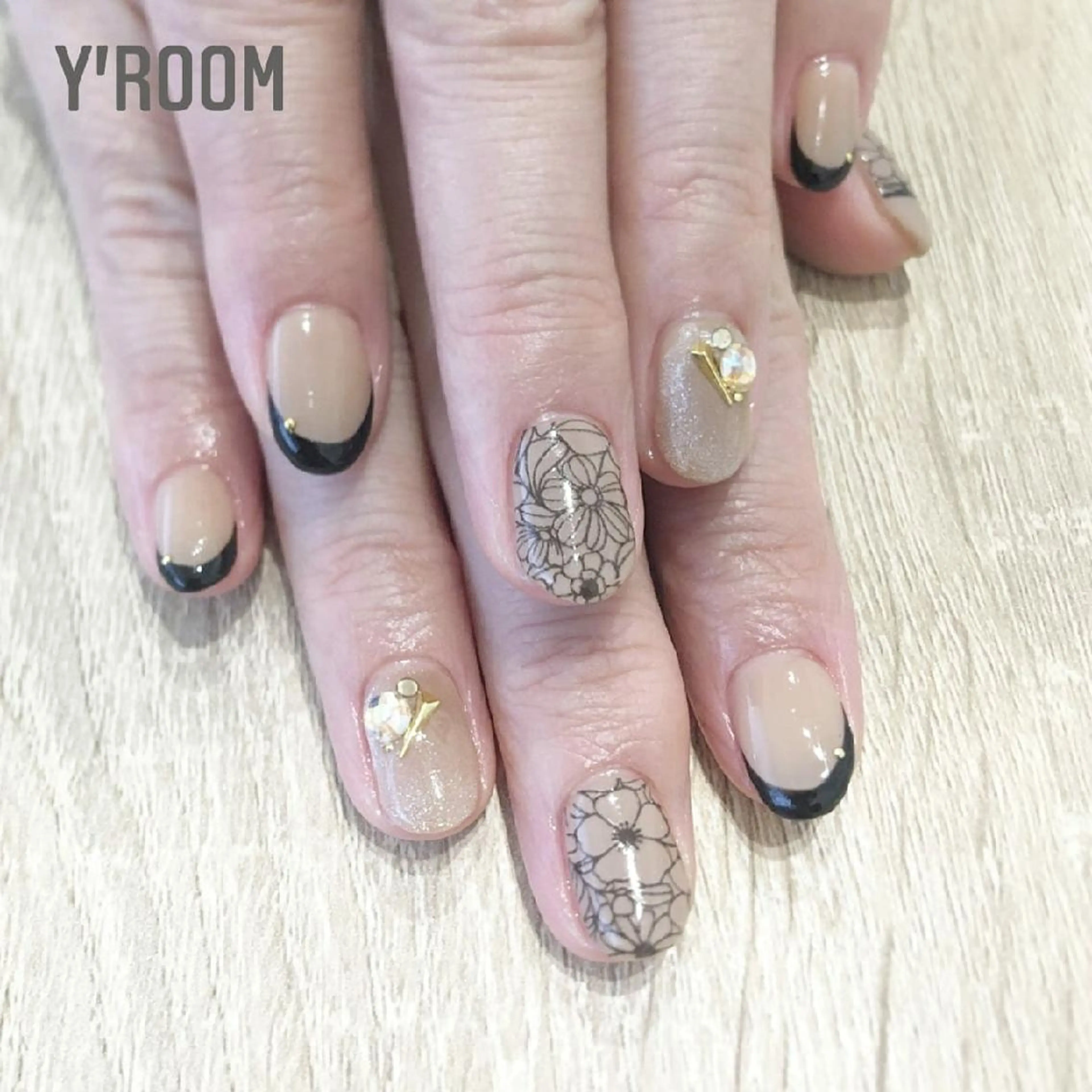 ネイル フラワーネイル フレンチネイル ジェルネイル ニュアンスネイル ワンカラーネイル ハンドネイル YUKA （ネイリスト）のネイルデザイン